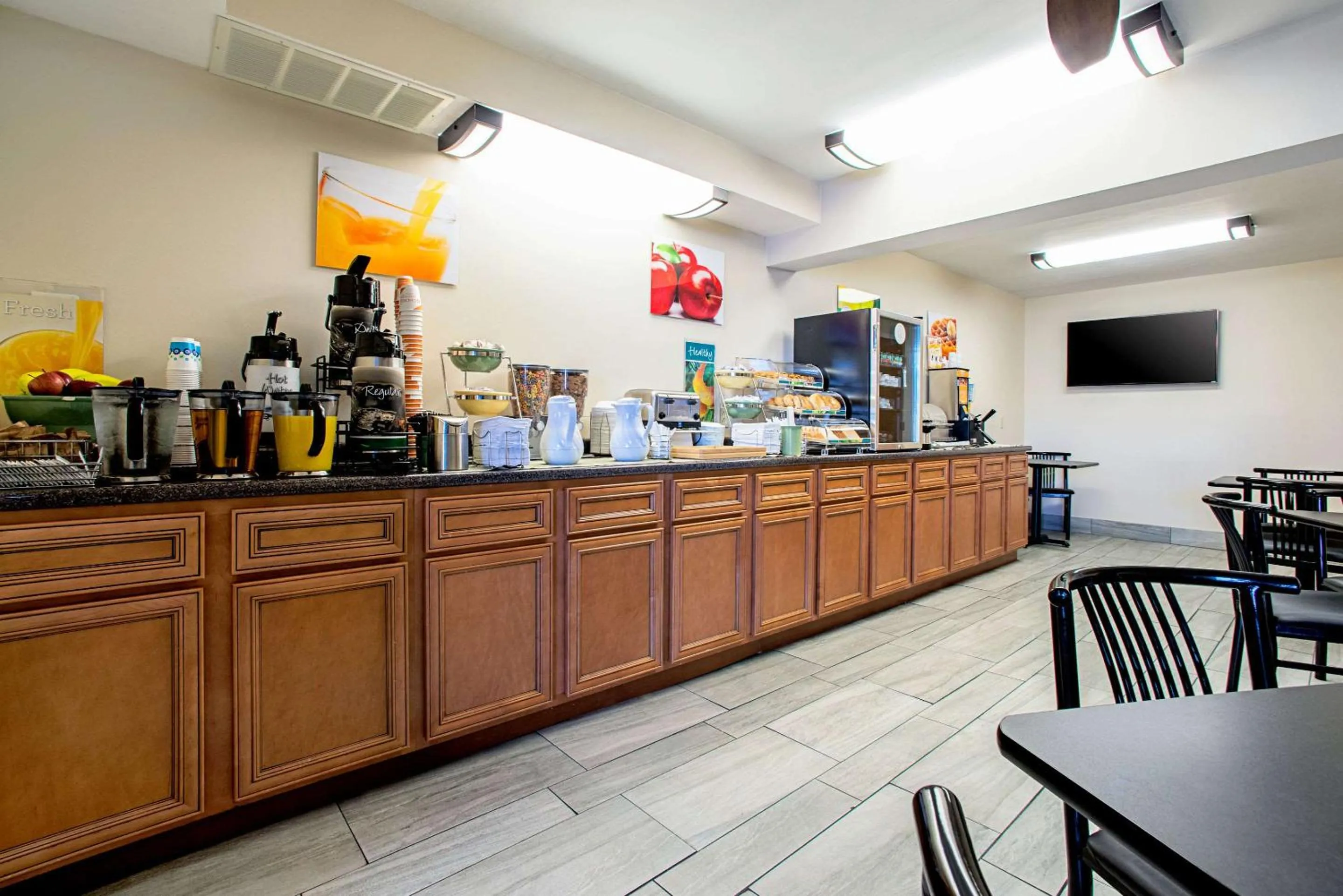 Restaurant/places to eat in Quality Inn Near Six Flags St. Louis