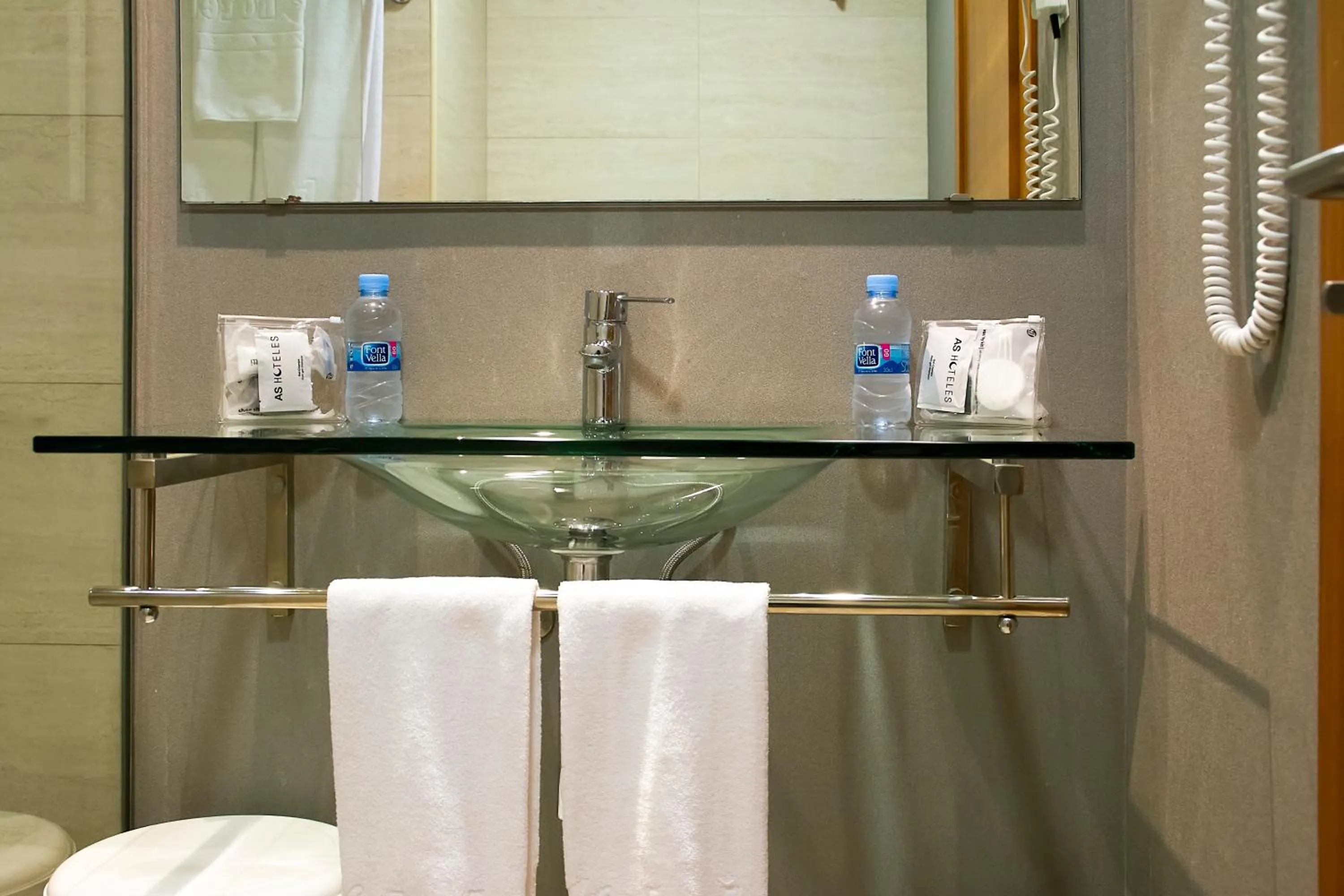 Bathroom in Hotel AS Torrent