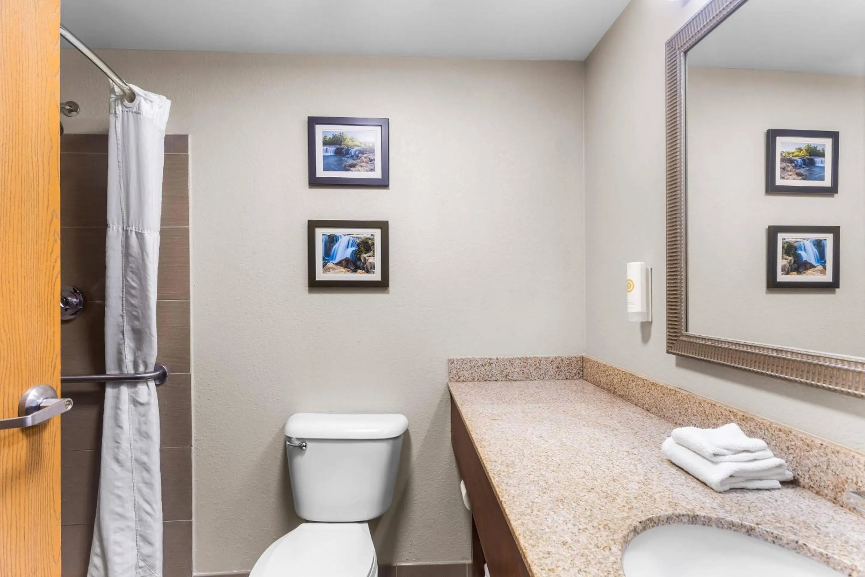 Bedroom in Comfort Inn & Suites Sikeston I-55