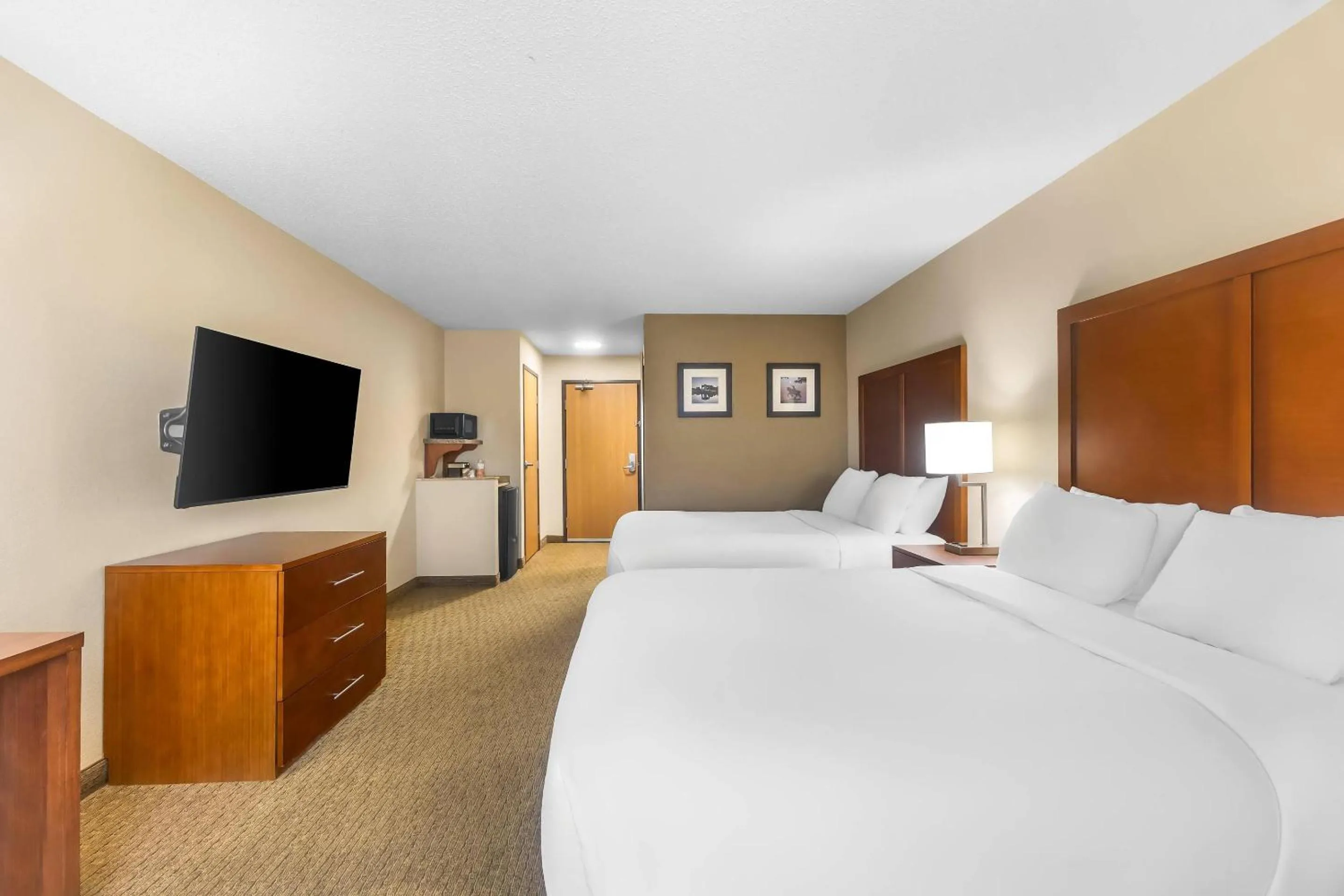 Bedroom, Bed in Comfort Inn & Suites Sikeston I-55