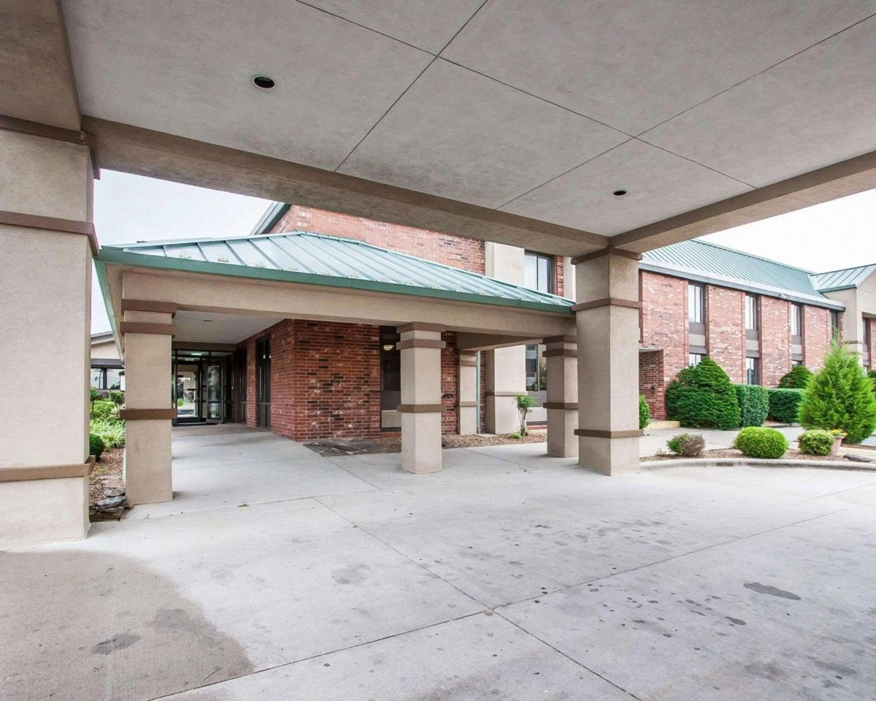 Property building in Quality Inn & Suites North