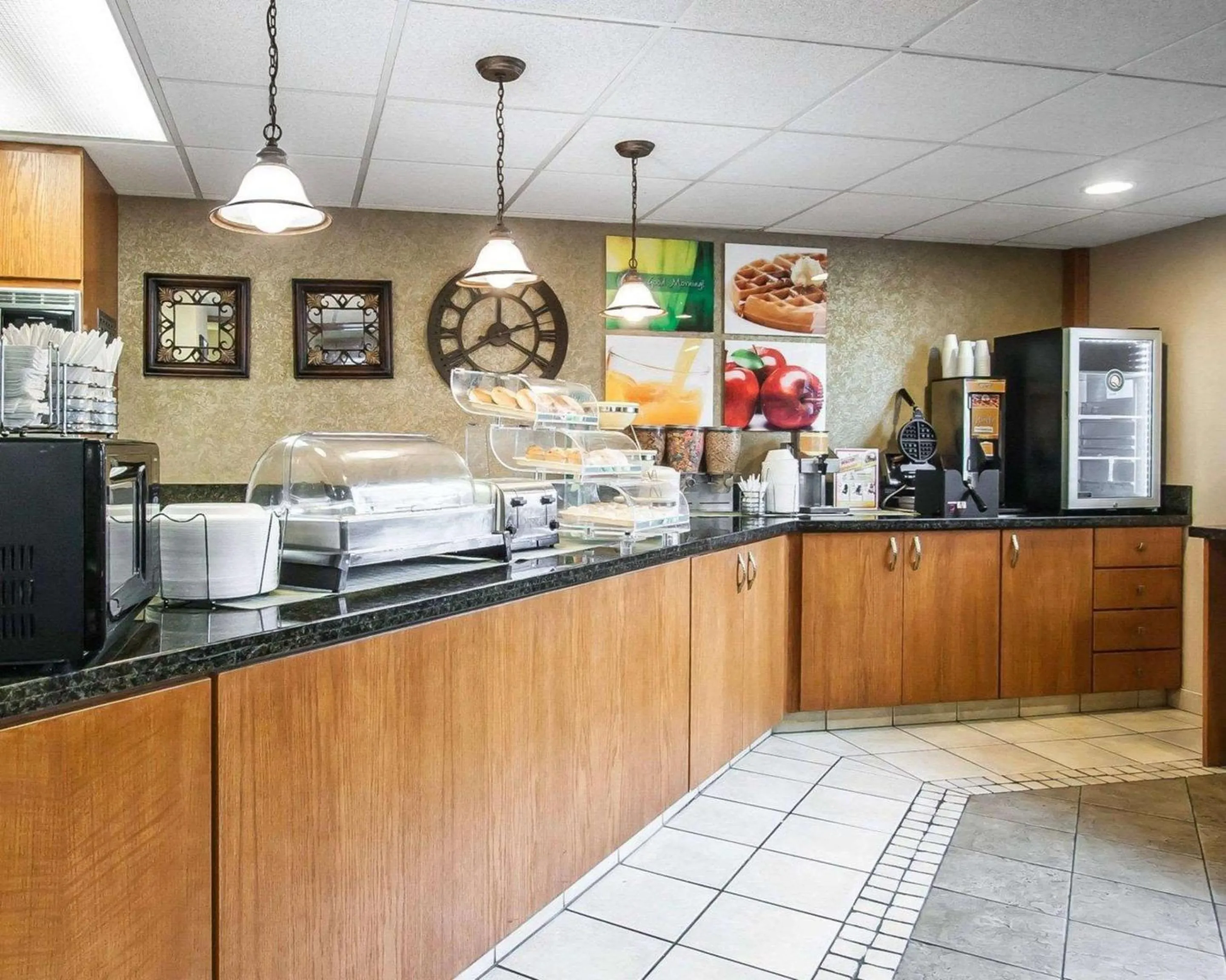 Restaurant/places to eat in Quality Inn & Suites North