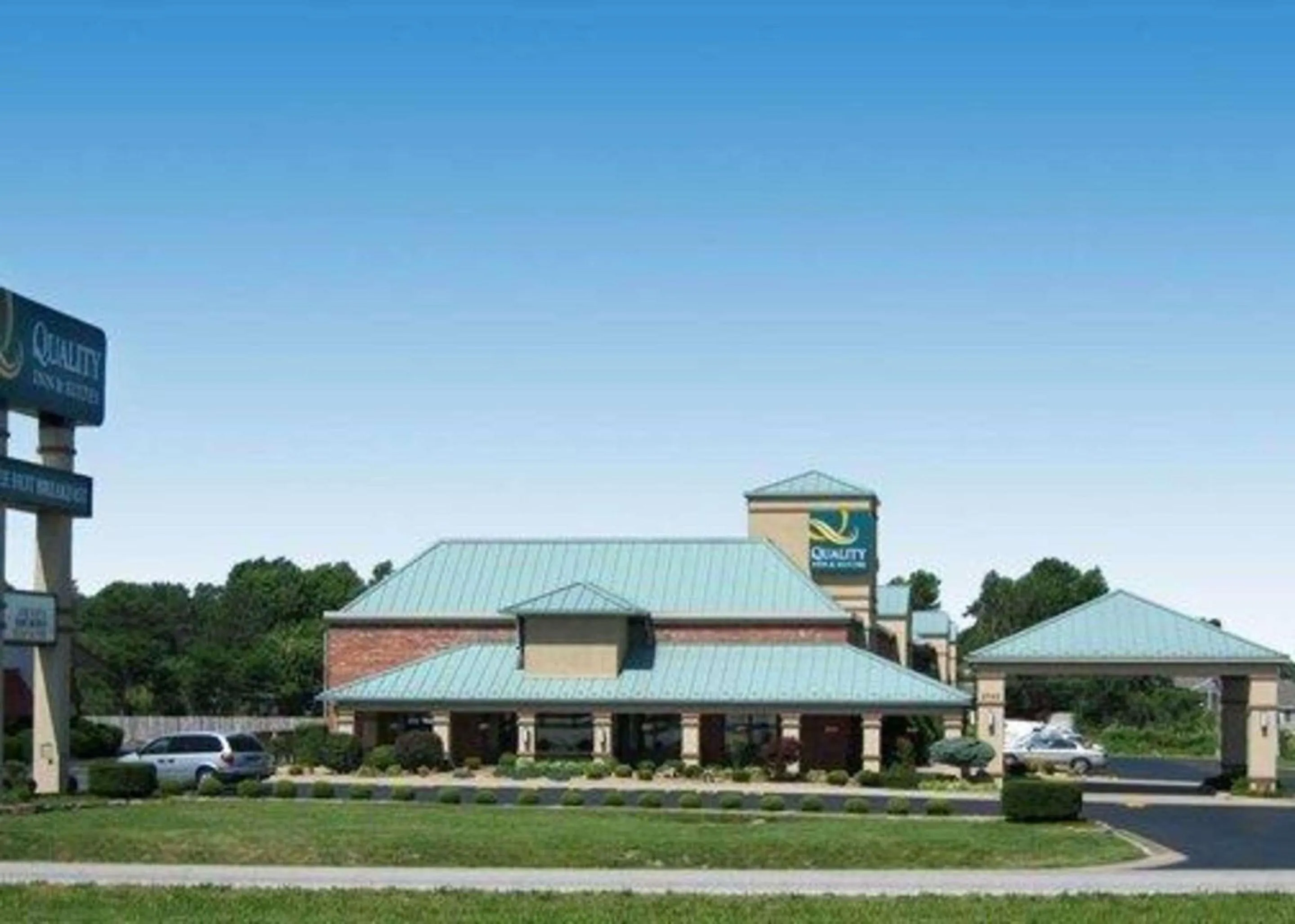 Property building in Quality Inn & Suites North