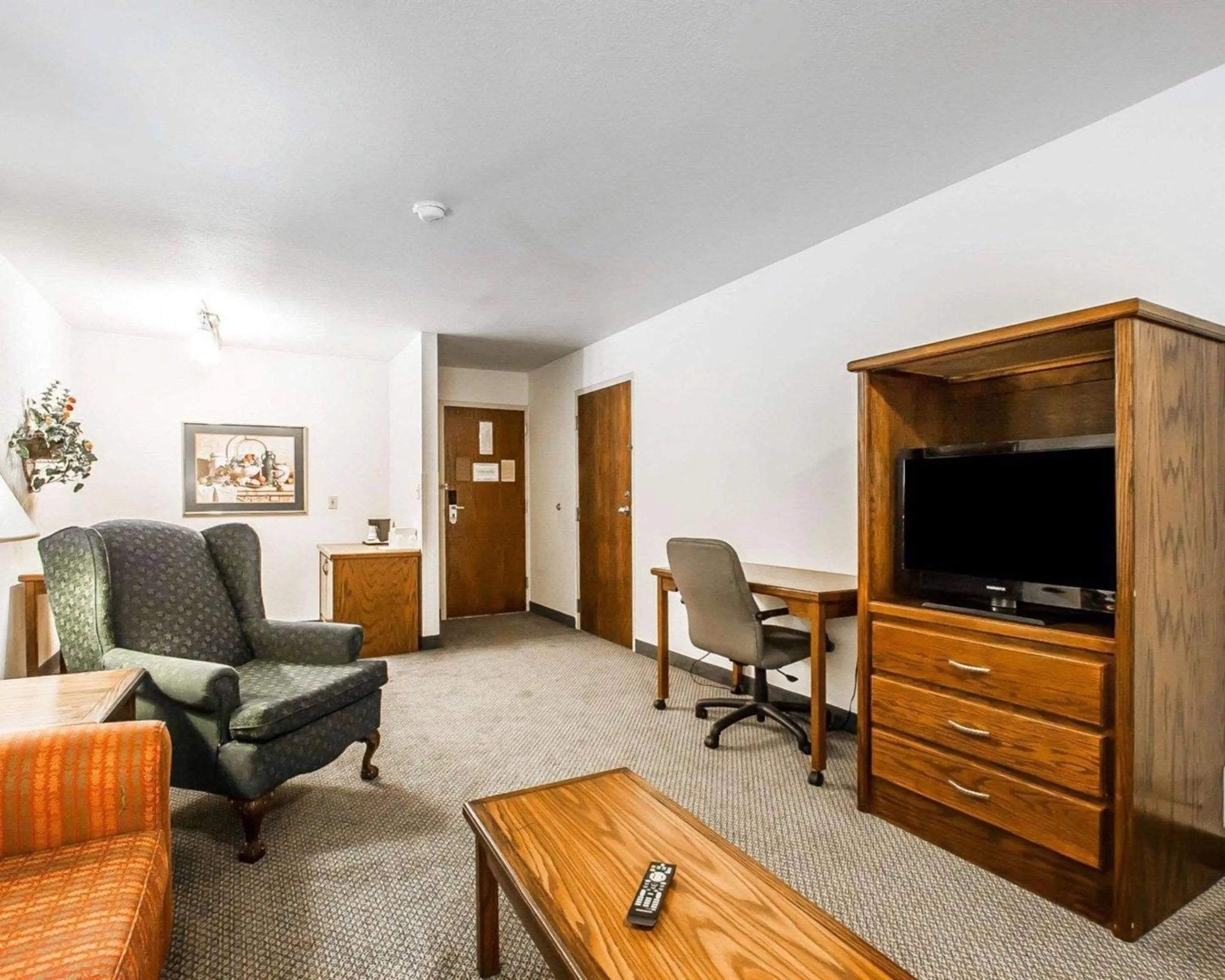 Photo of the whole room in Quality Inn & Suites North