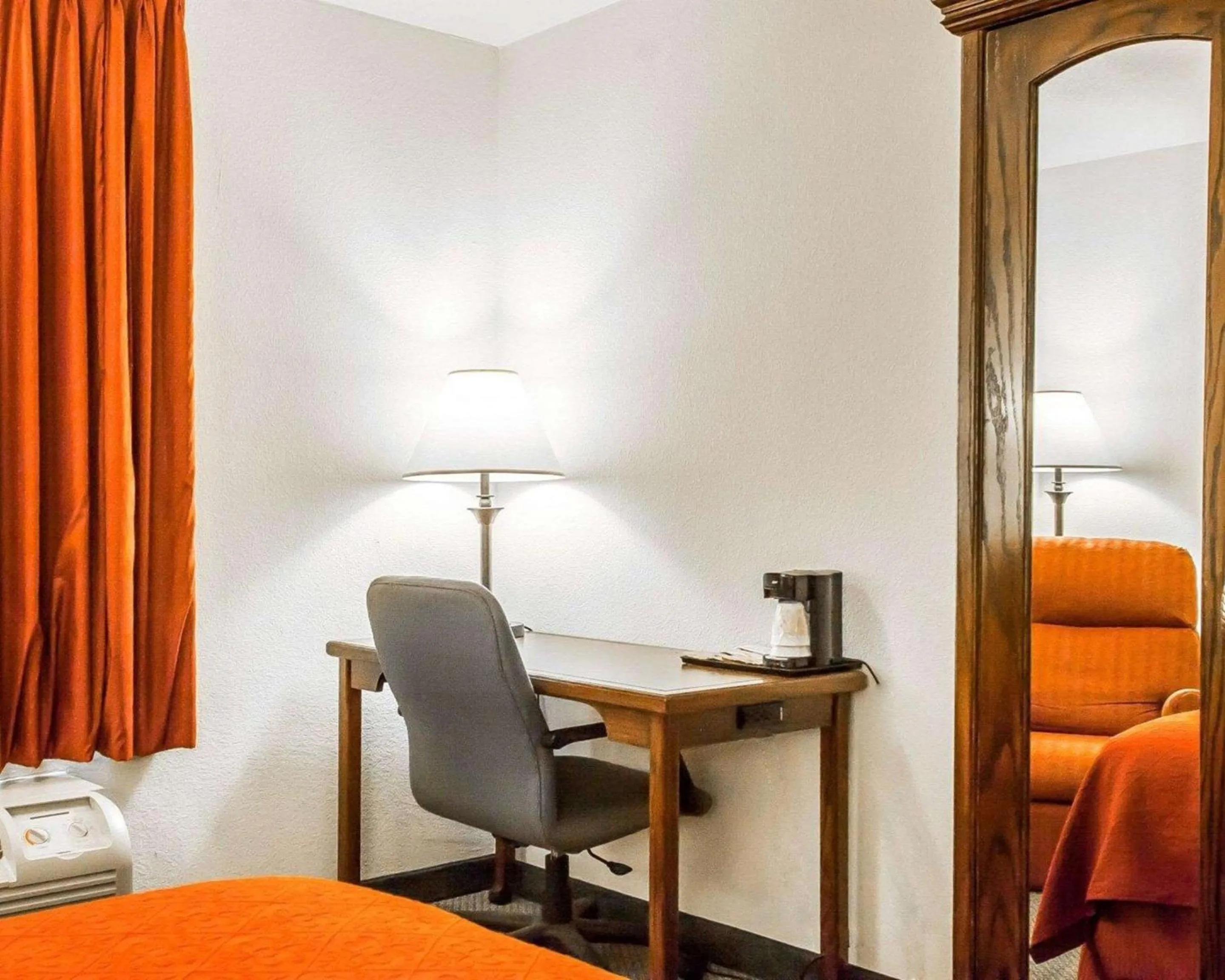 Photo of the whole room in Quality Inn & Suites North