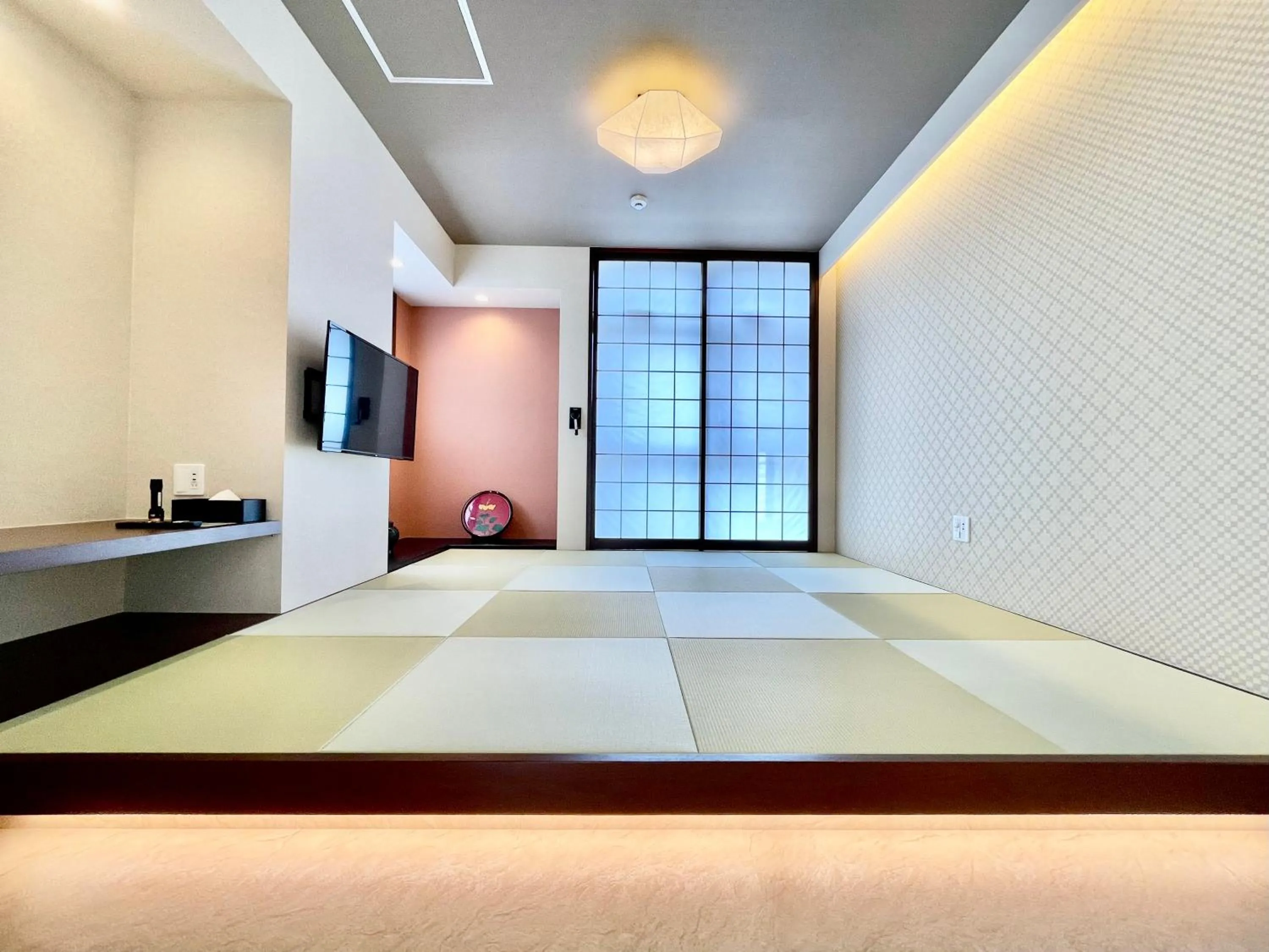 Photo of the whole room, Bed in ホテル天使館 久茂地 -Tenshi-Kan-