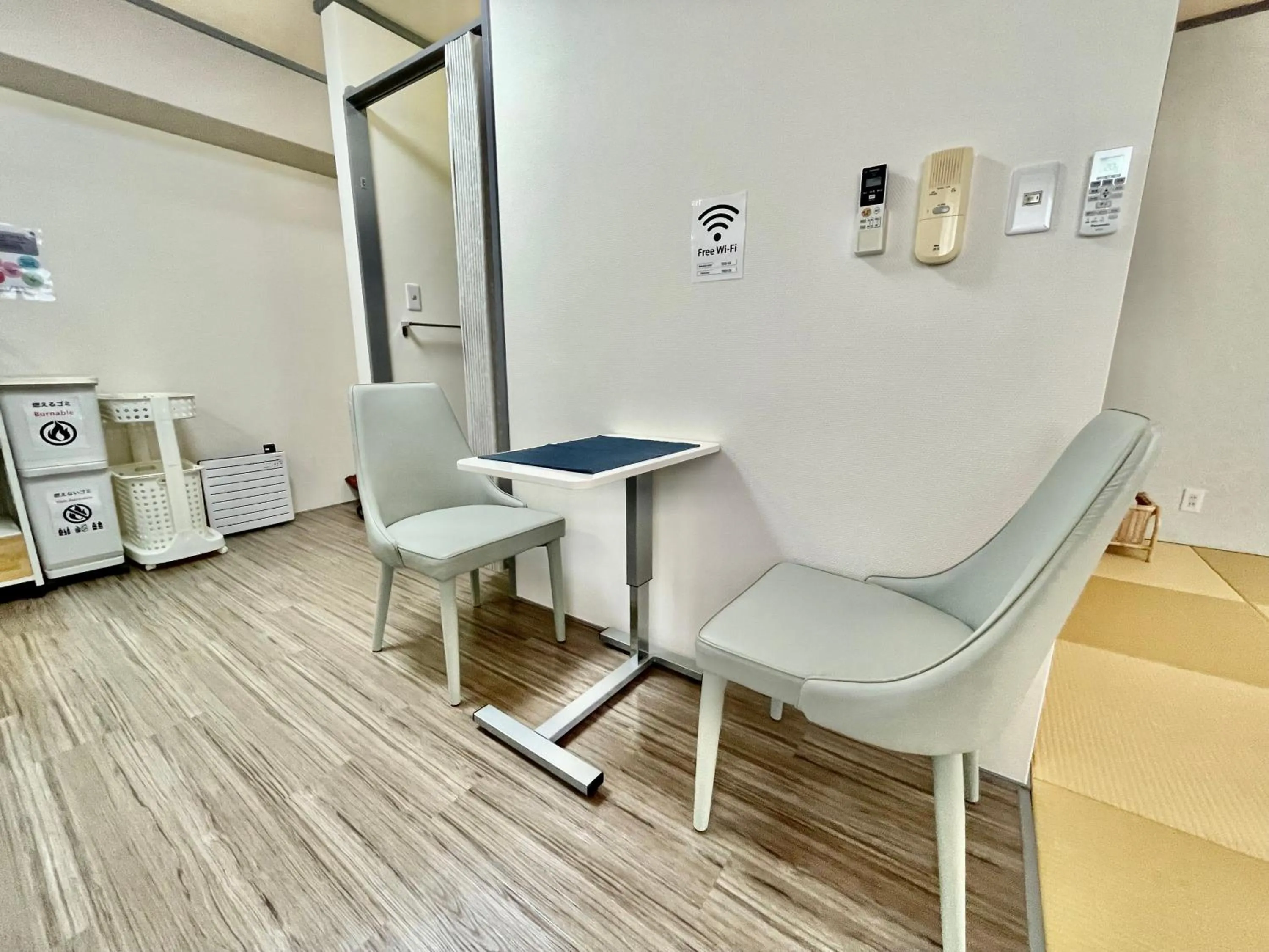 Living room in ホテル天使館 久茂地 -Tenshi-Kan-