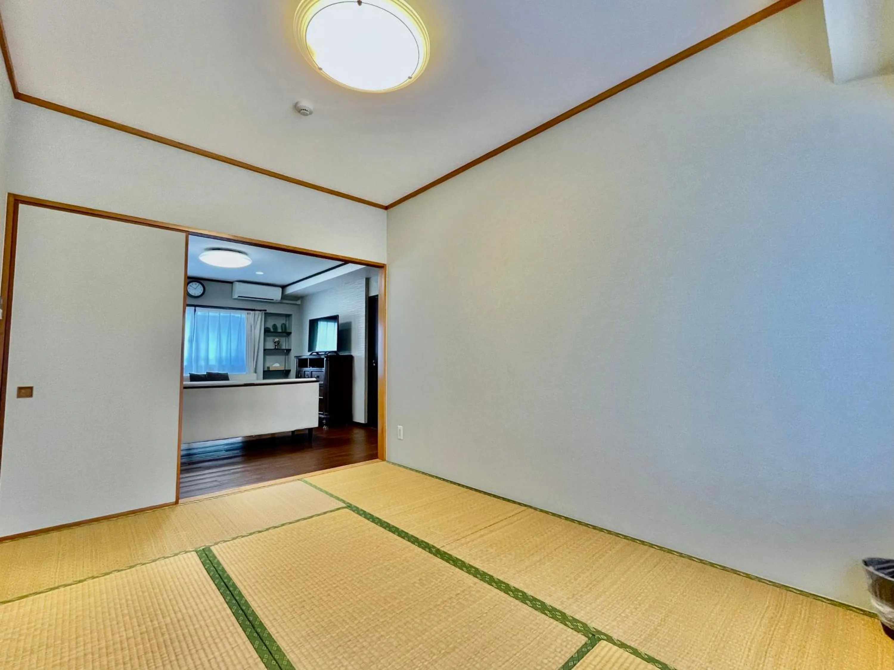 Photo of the whole room, Bed in ホテル天使館 久茂地 -Tenshi-Kan-