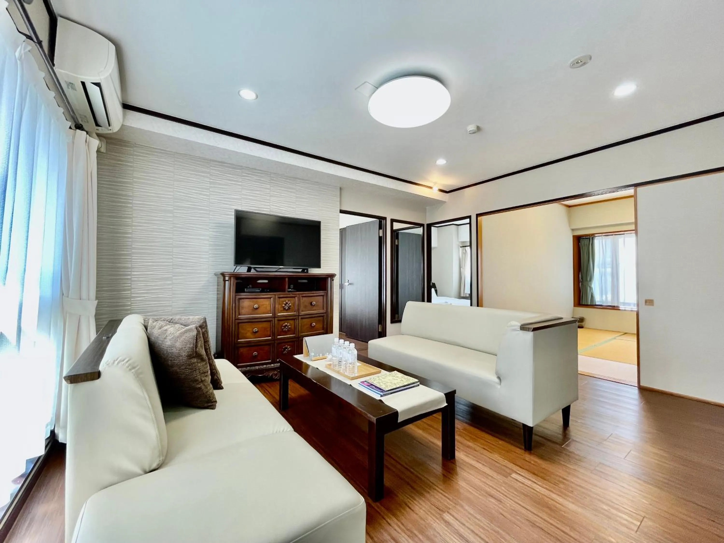 Living room in ホテル天使館 久茂地 -Tenshi-Kan-