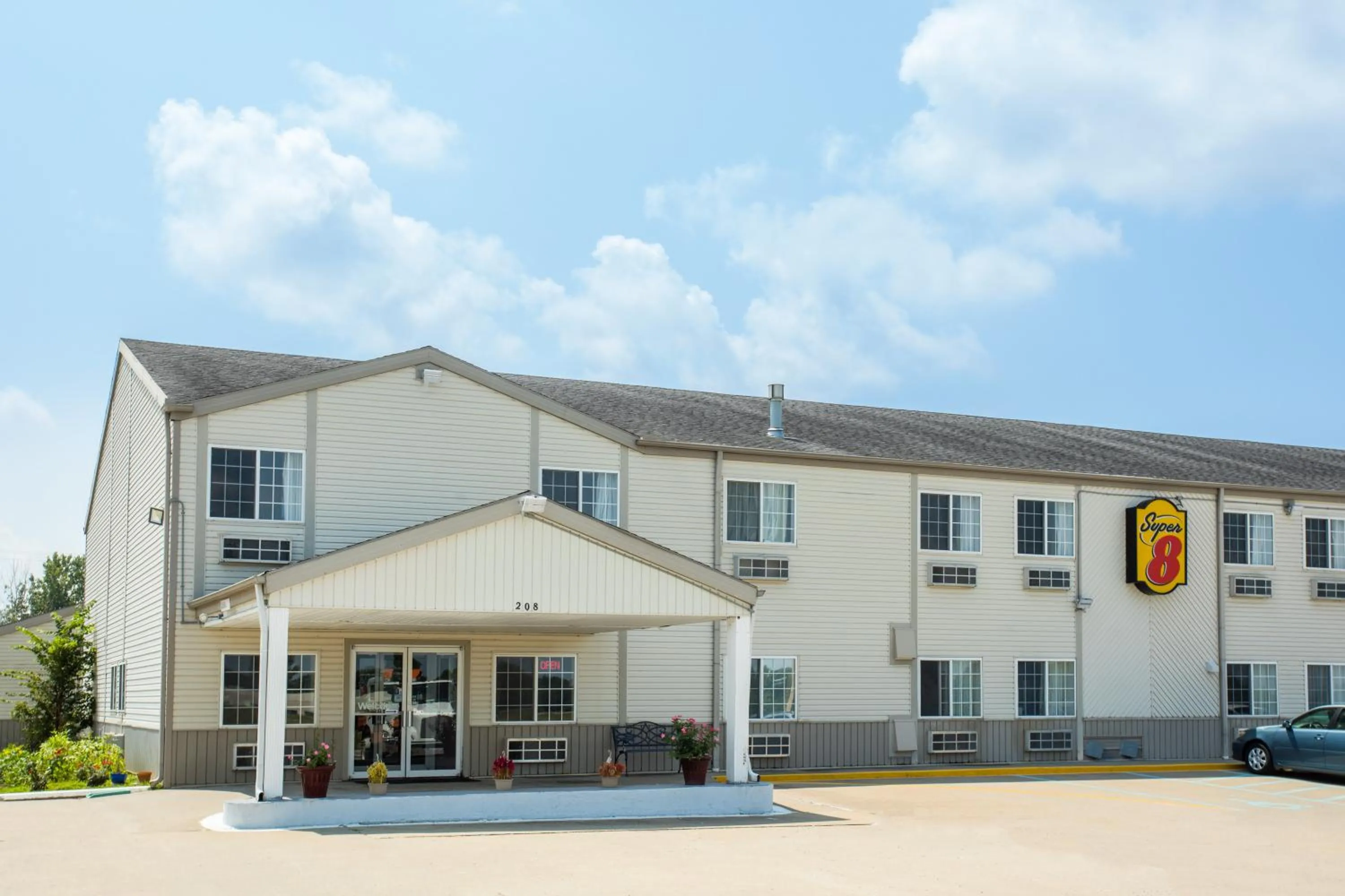 Property building in Super 8 by Wyndham Sweet Springs