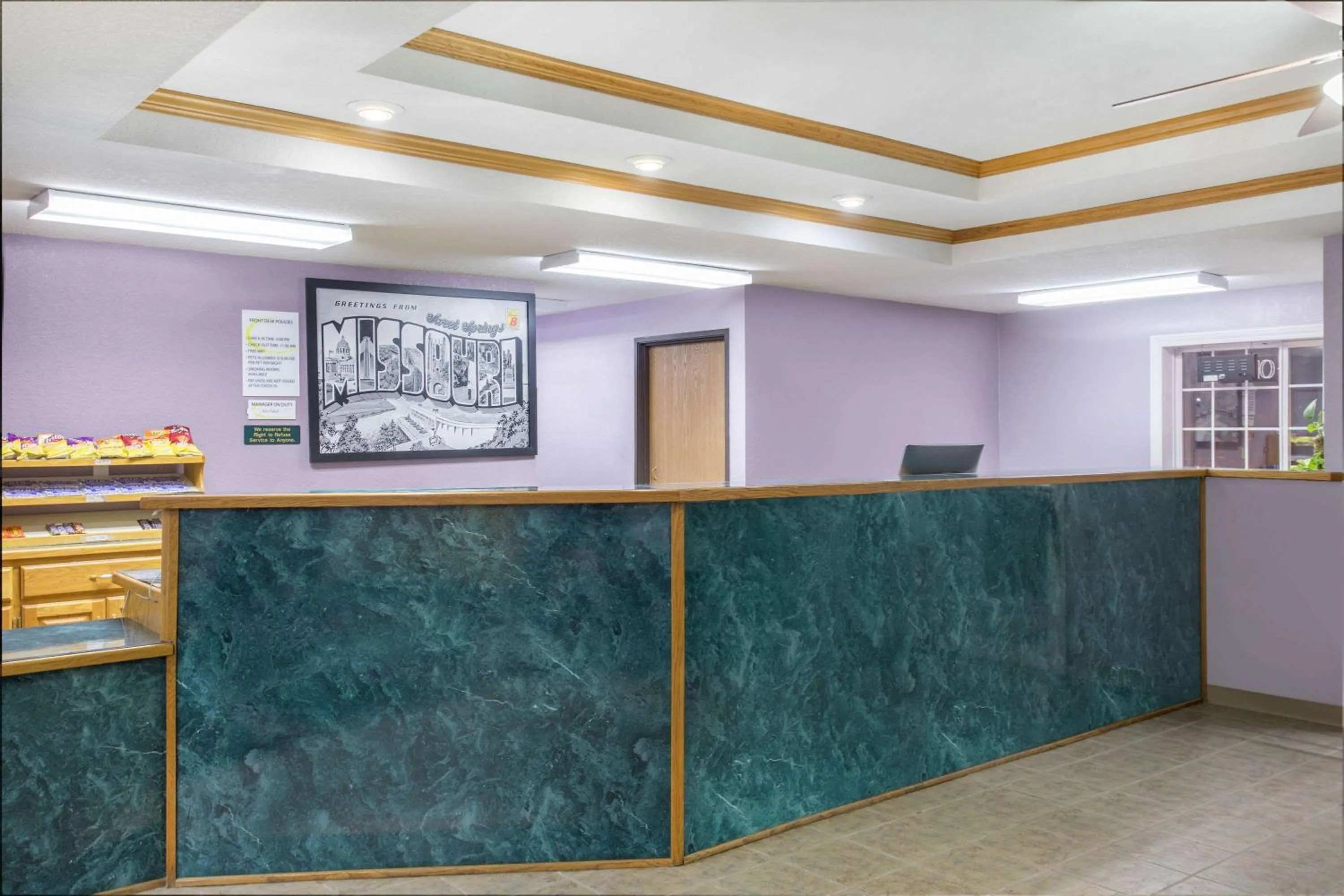 Lobby or reception in Super 8 by Wyndham Sweet Springs