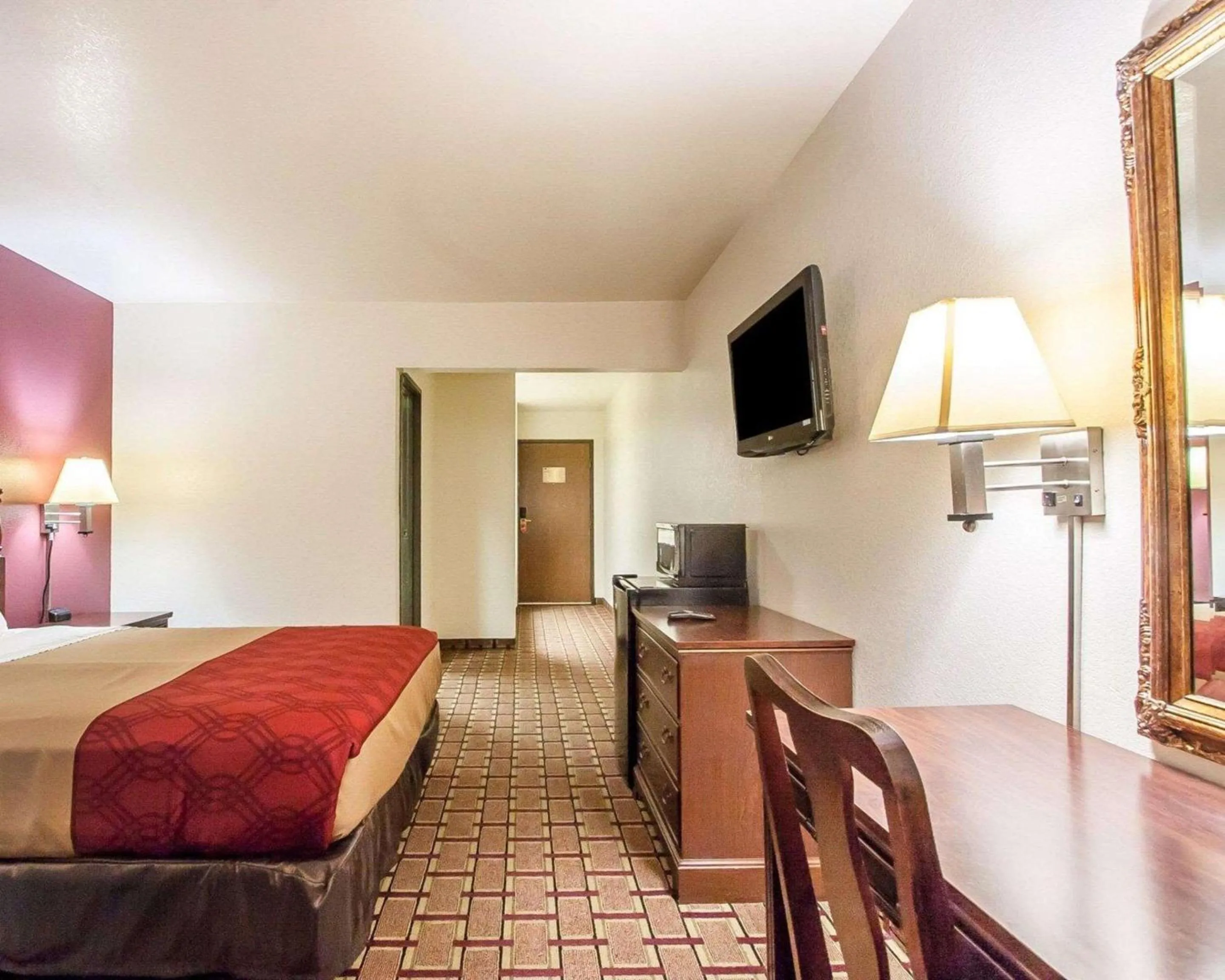 Photo of the whole room in Econo Lodge Dexter