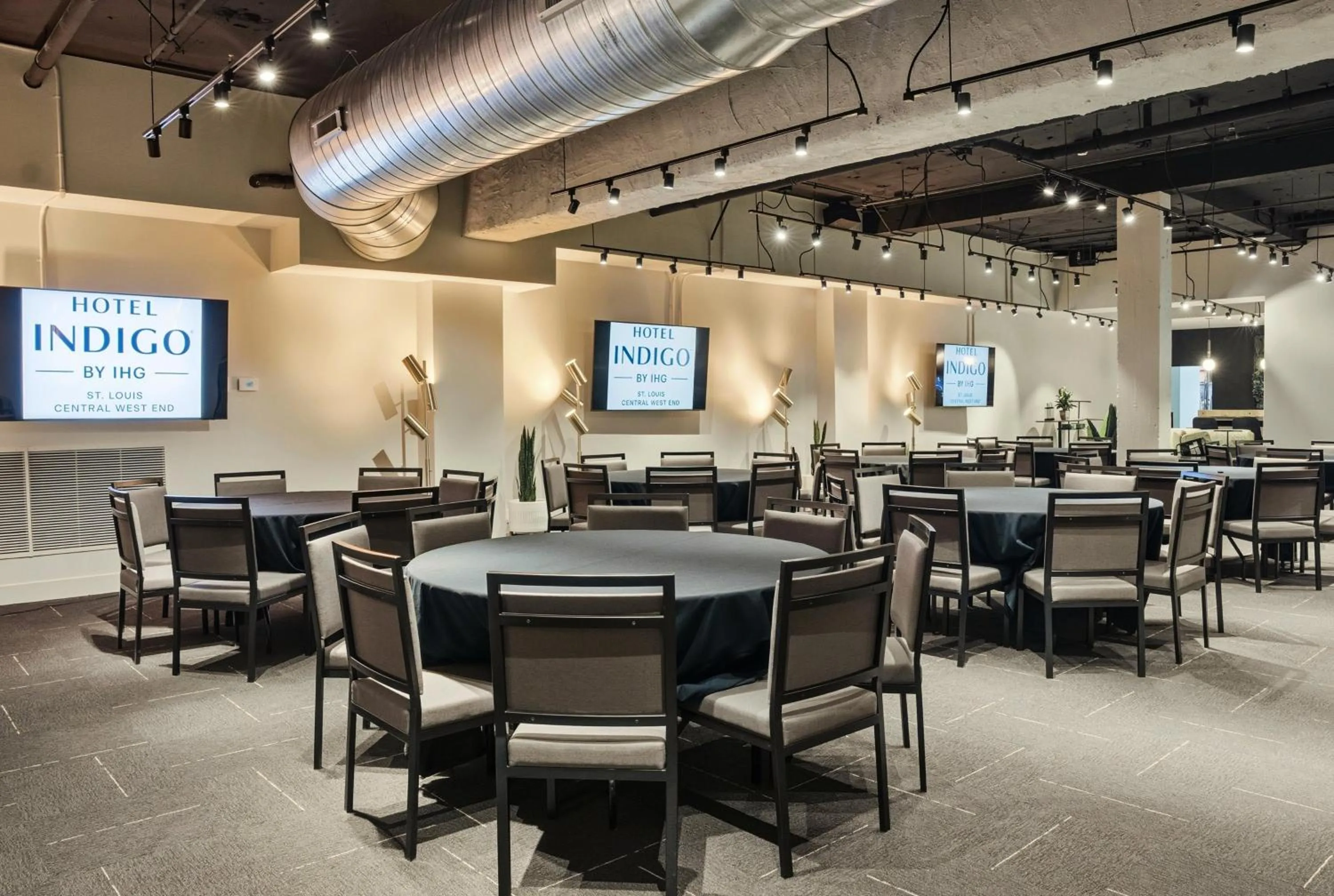 Meeting/conference room in Hotel Indigo Saint Louis Central West End by IHG