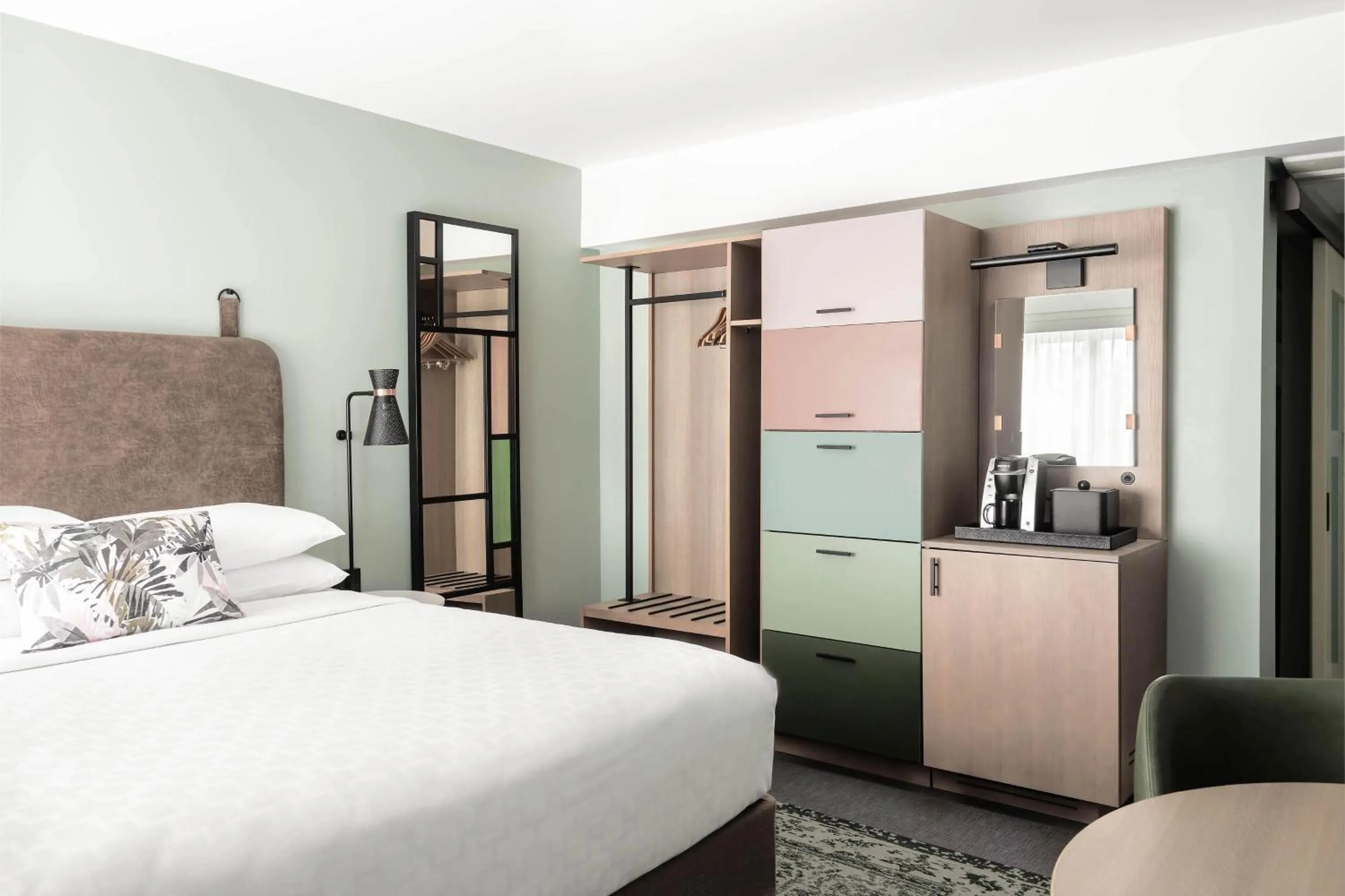 Bed in Holiday Inn Express St. Louis Central West End by IHG