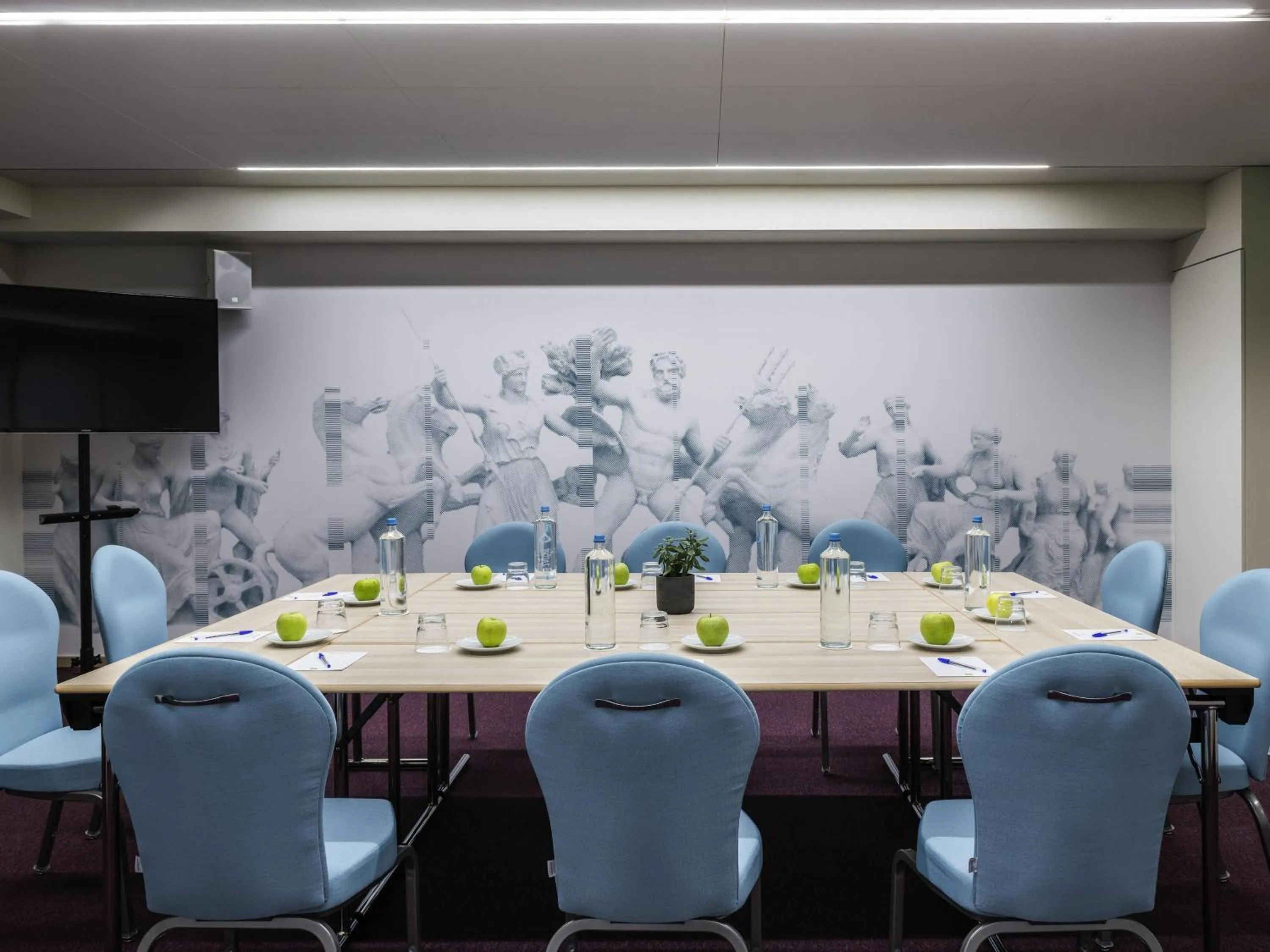 Meeting/conference room in ibis Styles Athens Routes