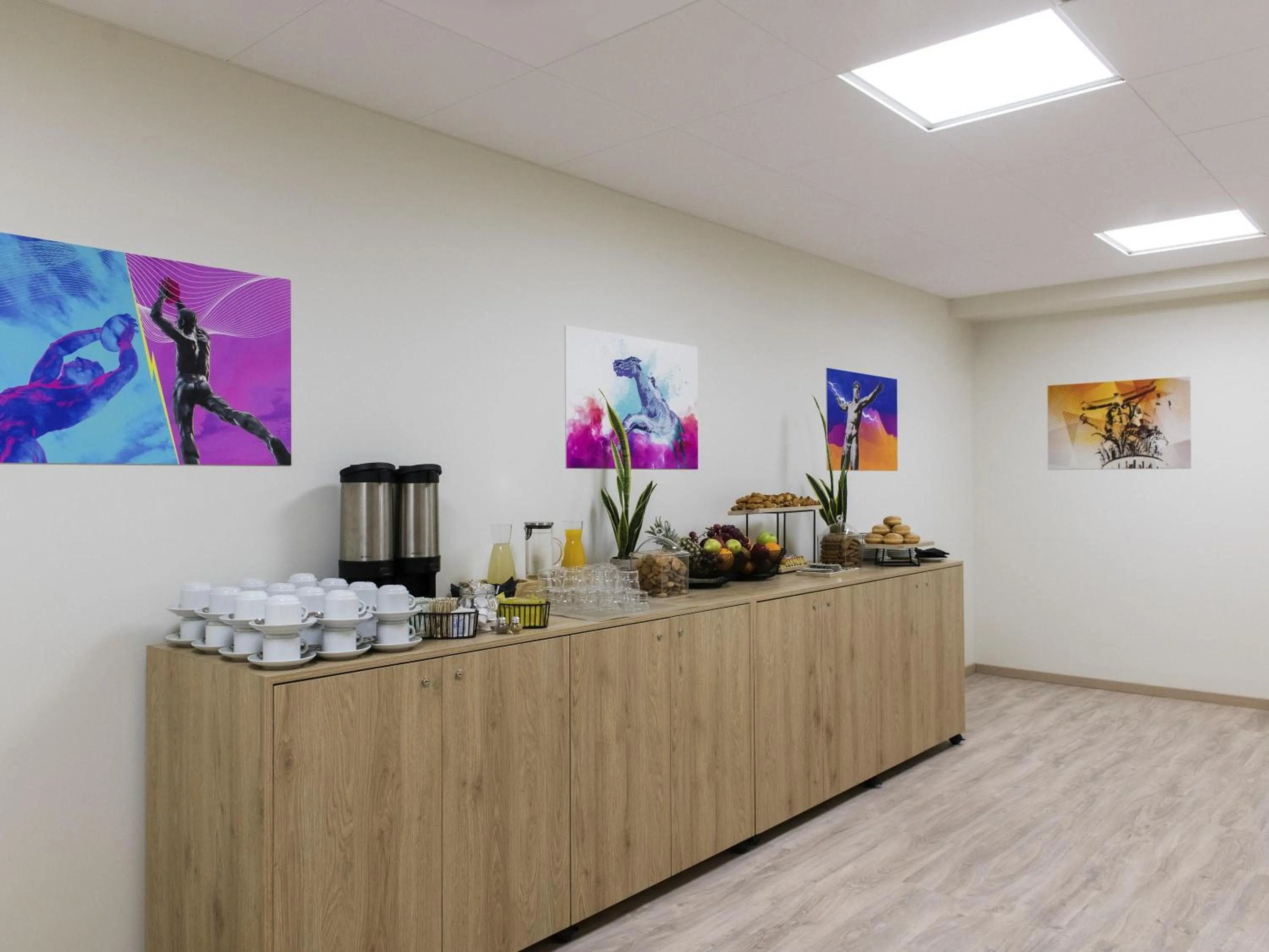 Meeting/conference room in ibis Styles Athens Routes