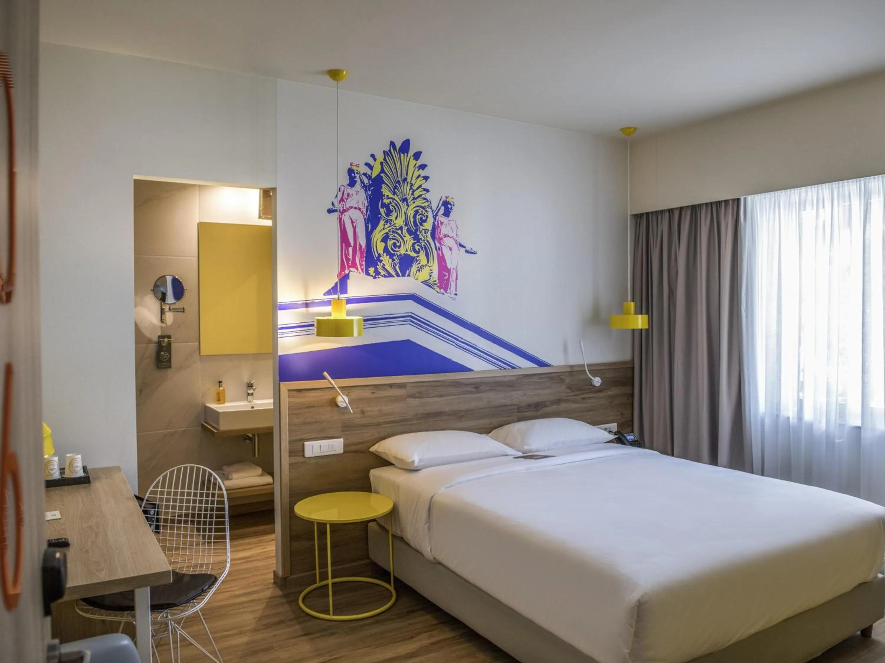 Bedroom, Bed in ibis Styles Athens Routes