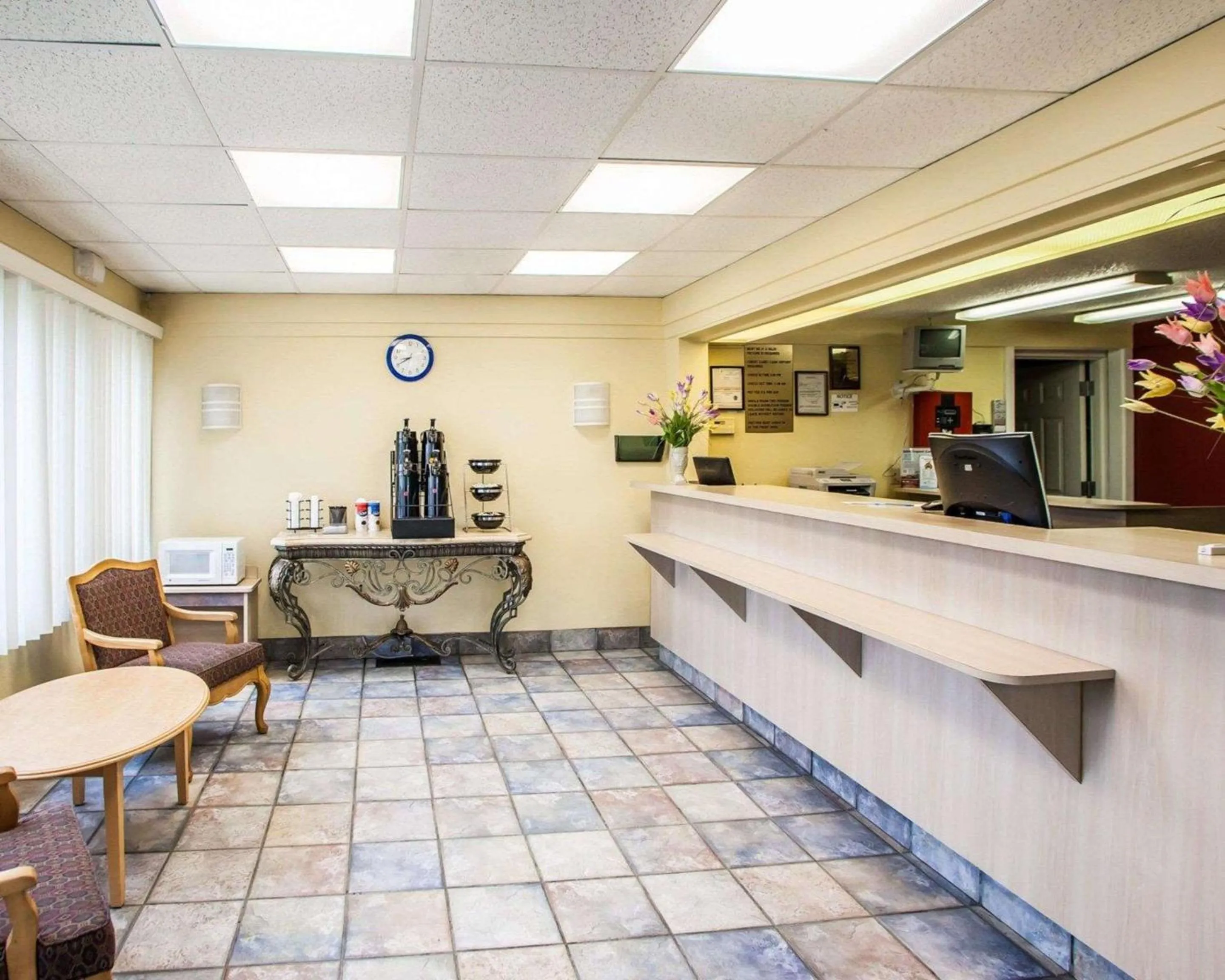 Lobby or reception in Relax Inn Saint Charles