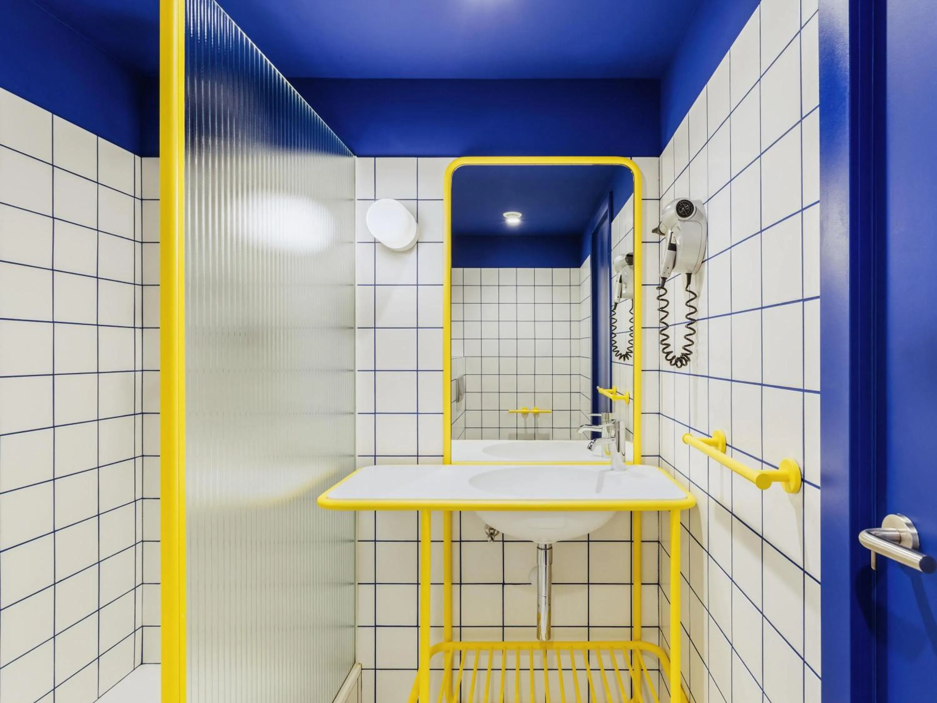 Bedroom in Ibis Styles Madrid City Las Ventas