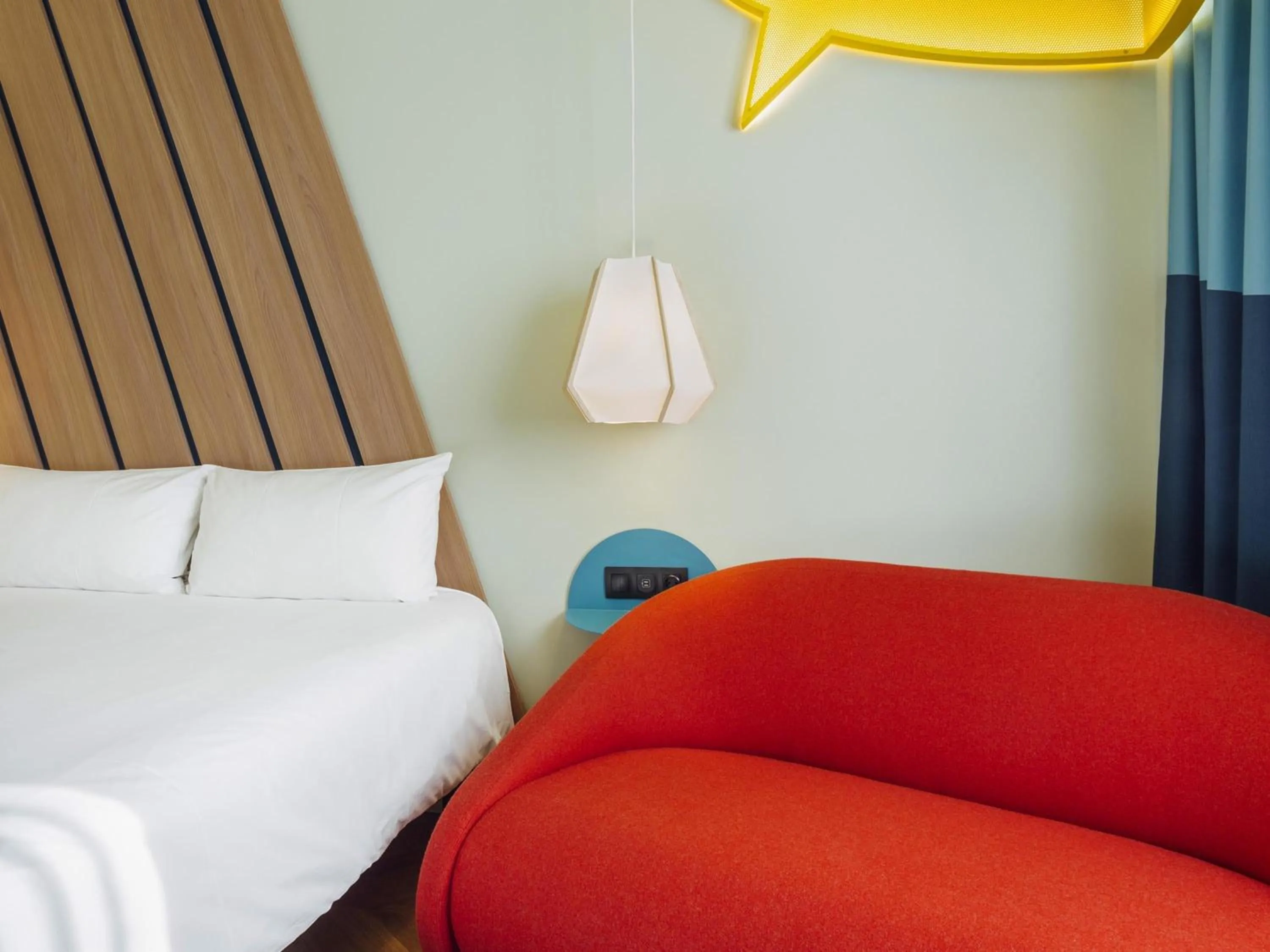Bedroom, Bed in Ibis Styles Madrid City Las Ventas