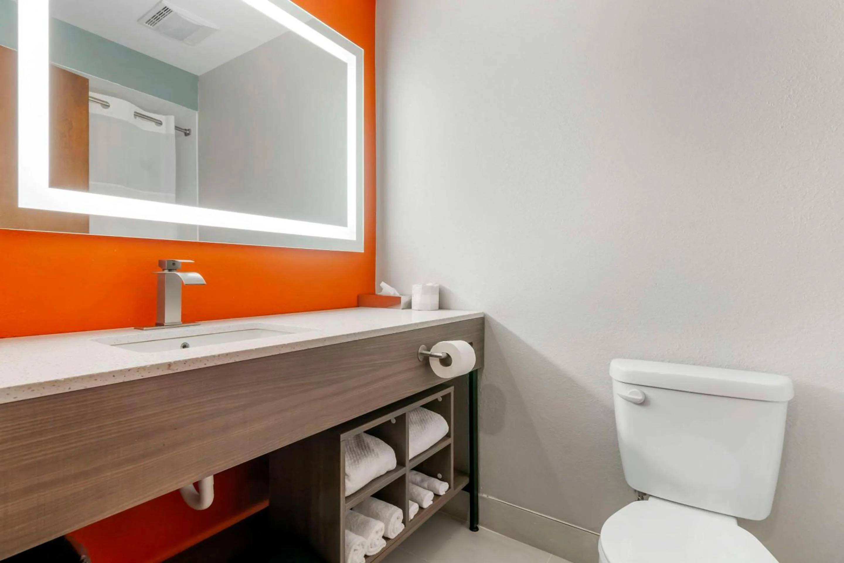 Bedroom in Quality Inn