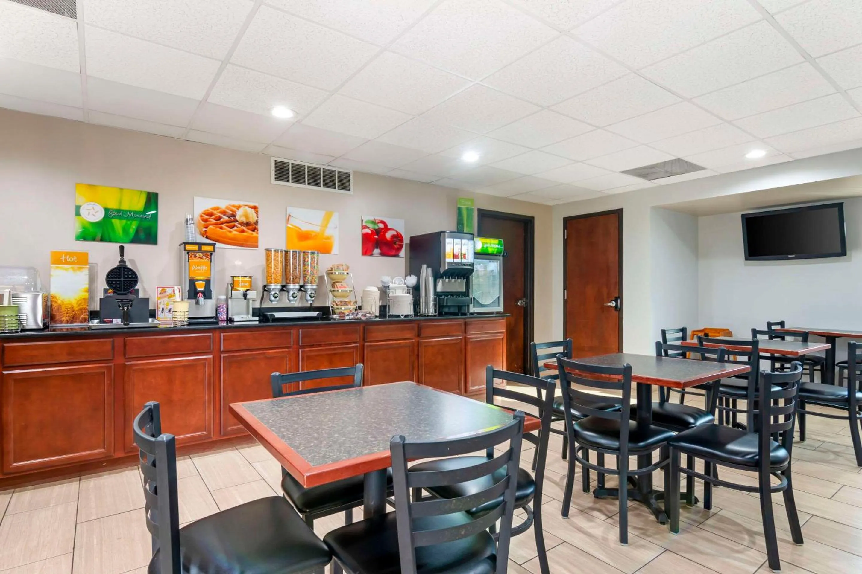 Breakfast in Quality Inn