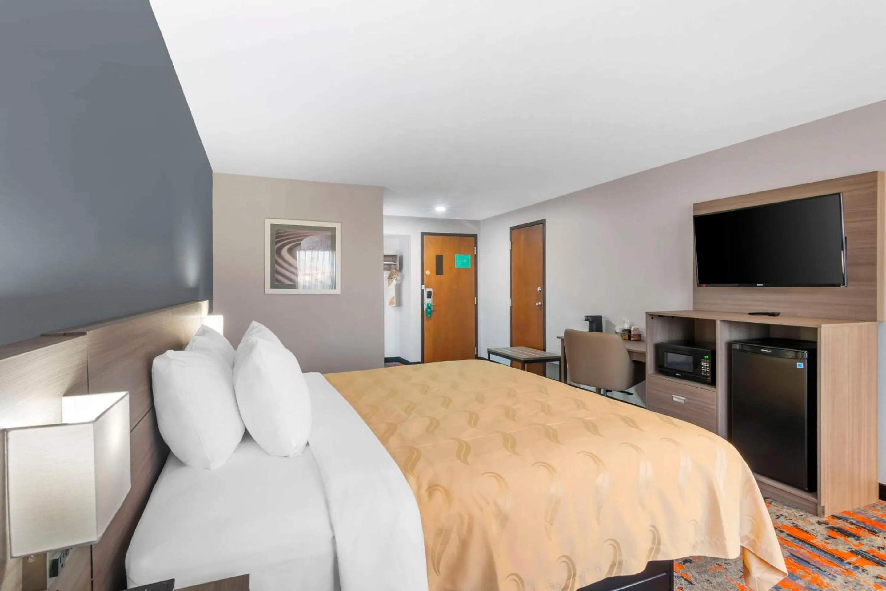 Bedroom, Bed in Quality Inn