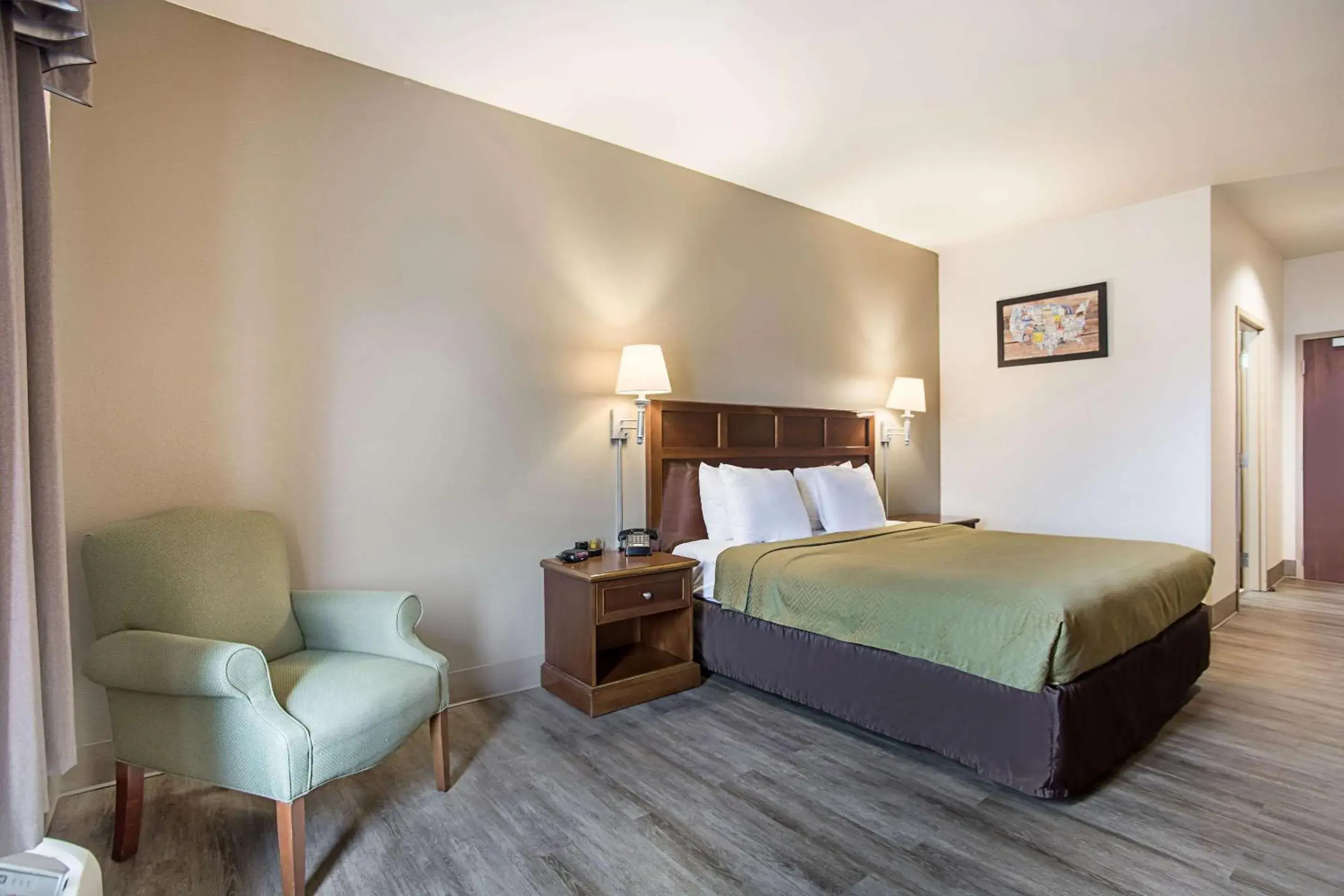 King Room - Non-Smoking in Econo Lodge Anderson King Room - Non-Smoking in Econo Lodge Anderson