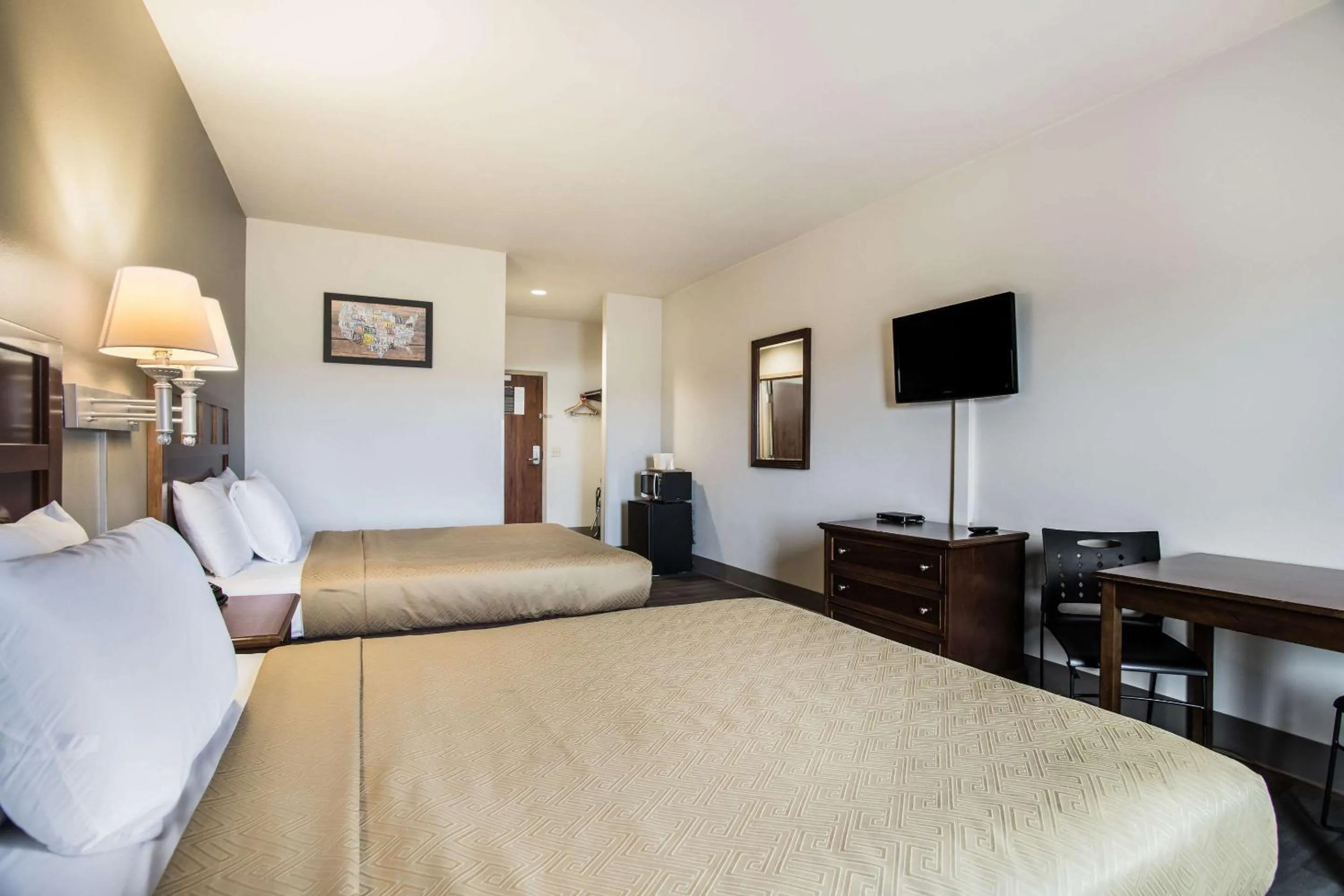 Bedroom, Bed in Econo Lodge Anderson