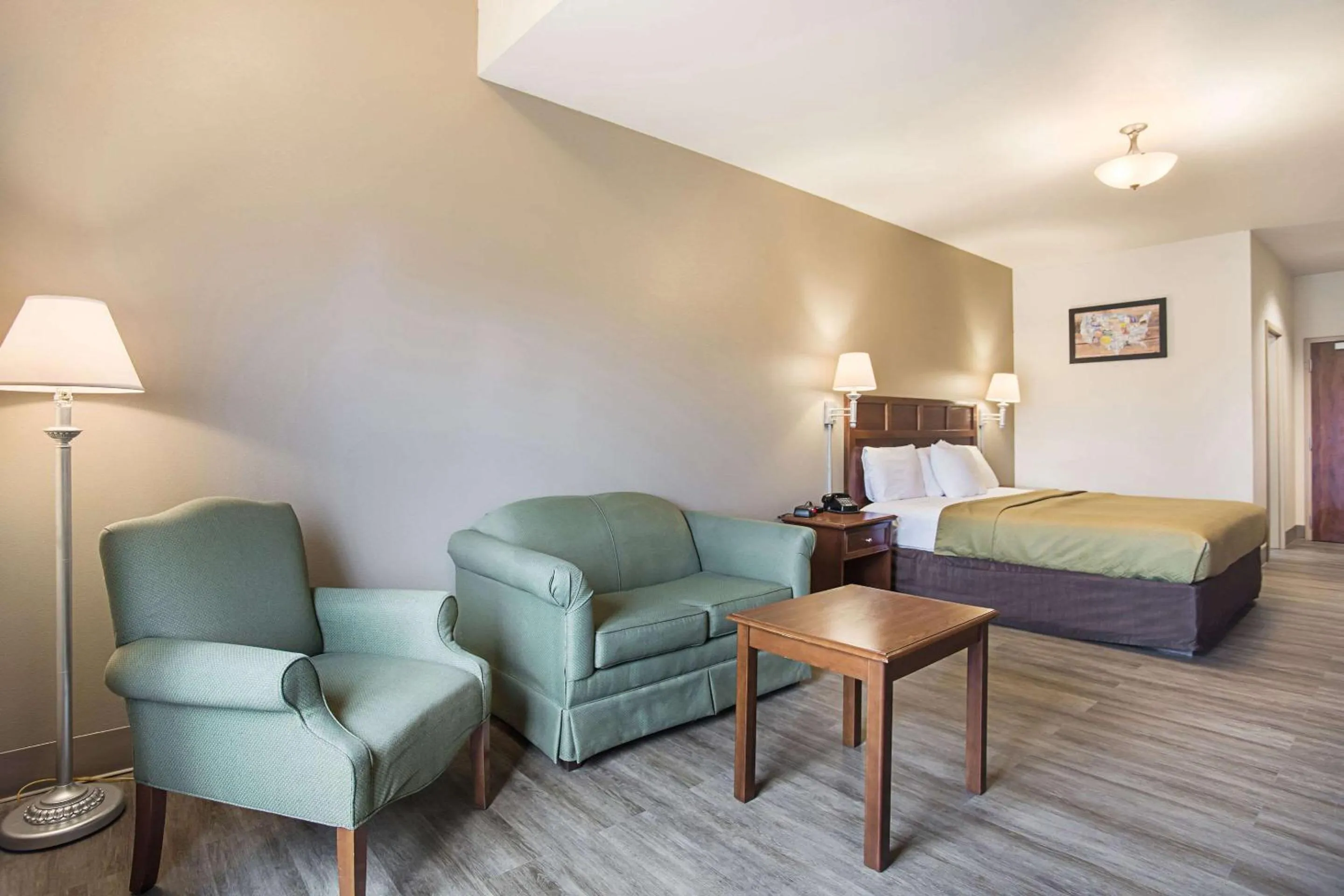 Bedroom, Bed in Econo Lodge Anderson