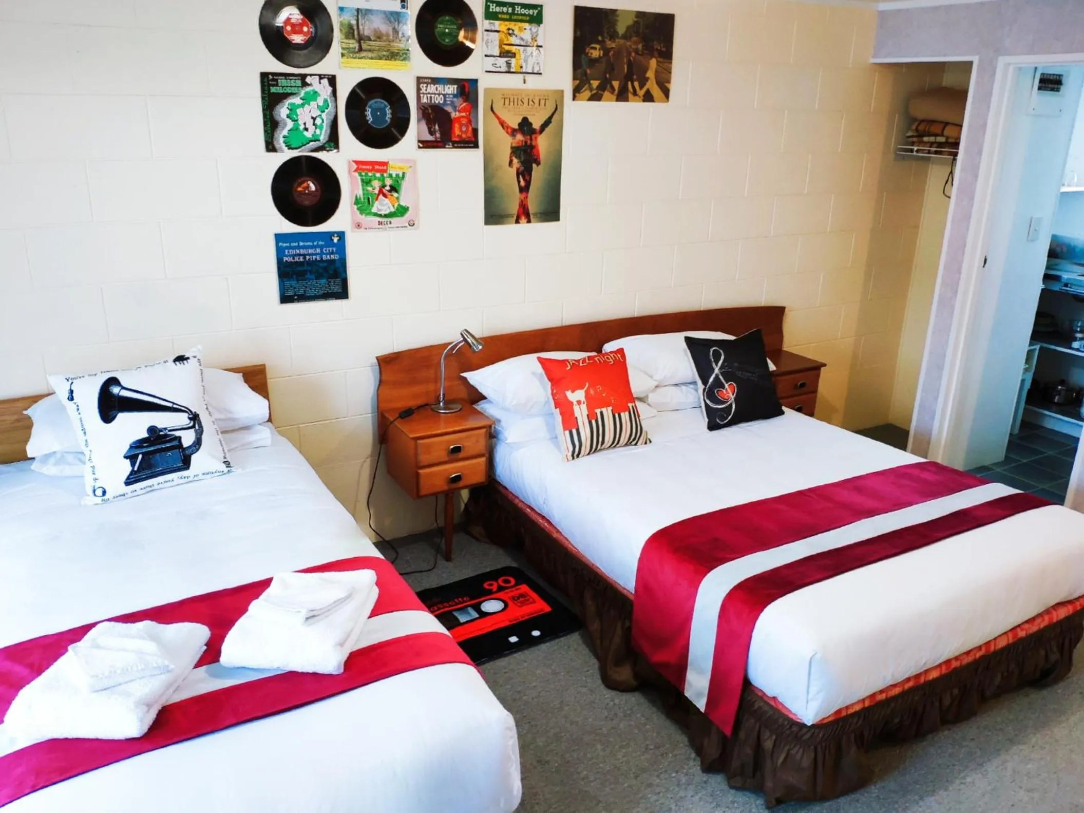 Bed in Junction Motel Sanson-Truck Motel