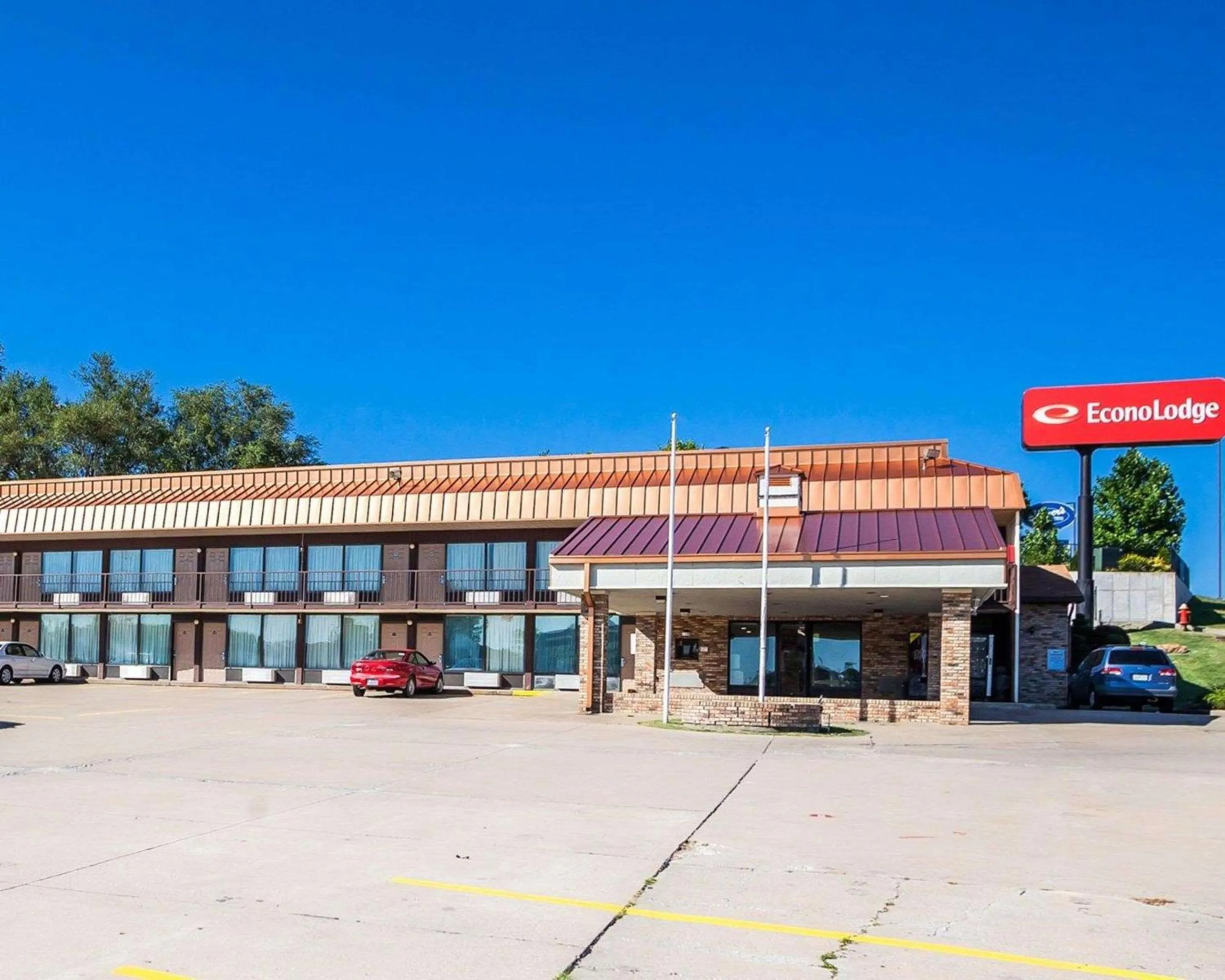 Property building in Econo Lodge Jefferson City