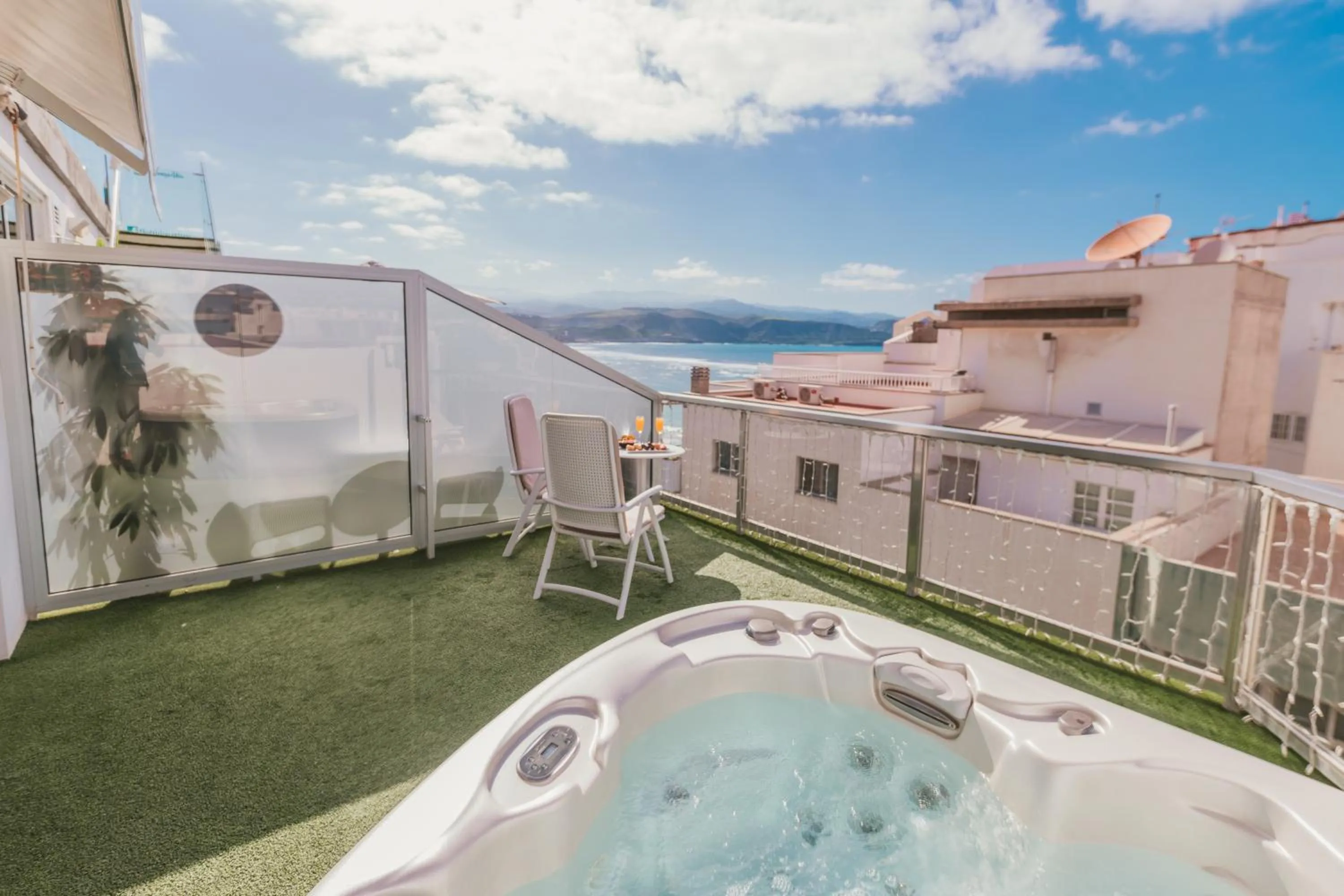 Hot Tub in Hotel Aloe Canteras