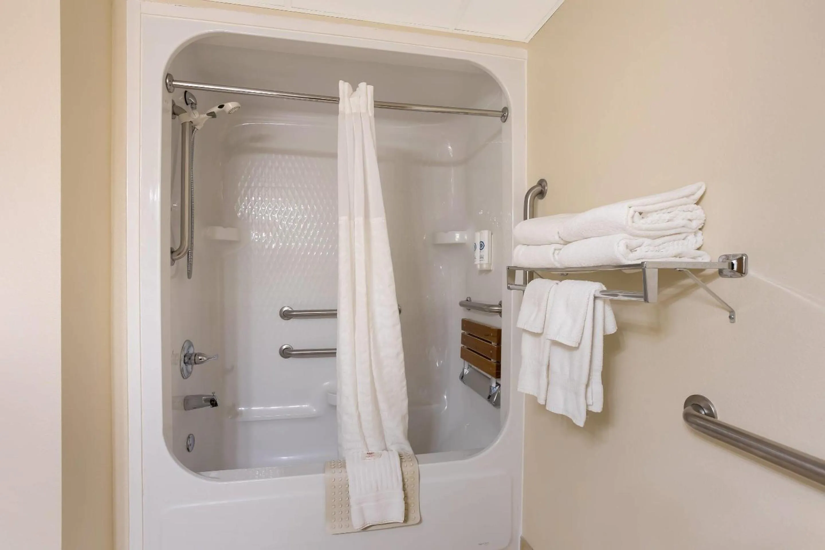 Bedroom in Comfort Inn & Suites Branson Meadows