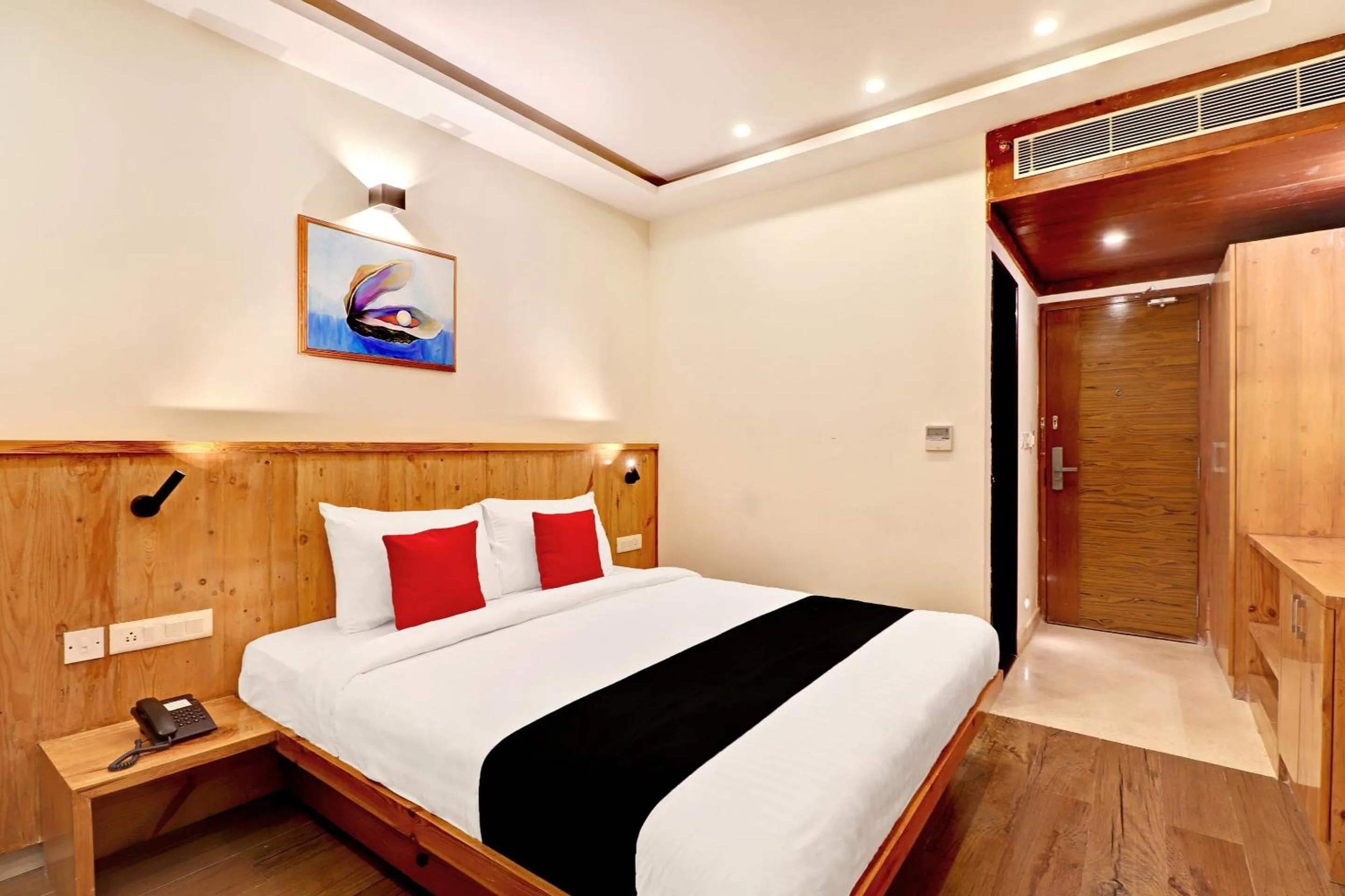 Bedroom, Bed in Townhouse Nyanappana Halli formerly Hotel La Prosperite