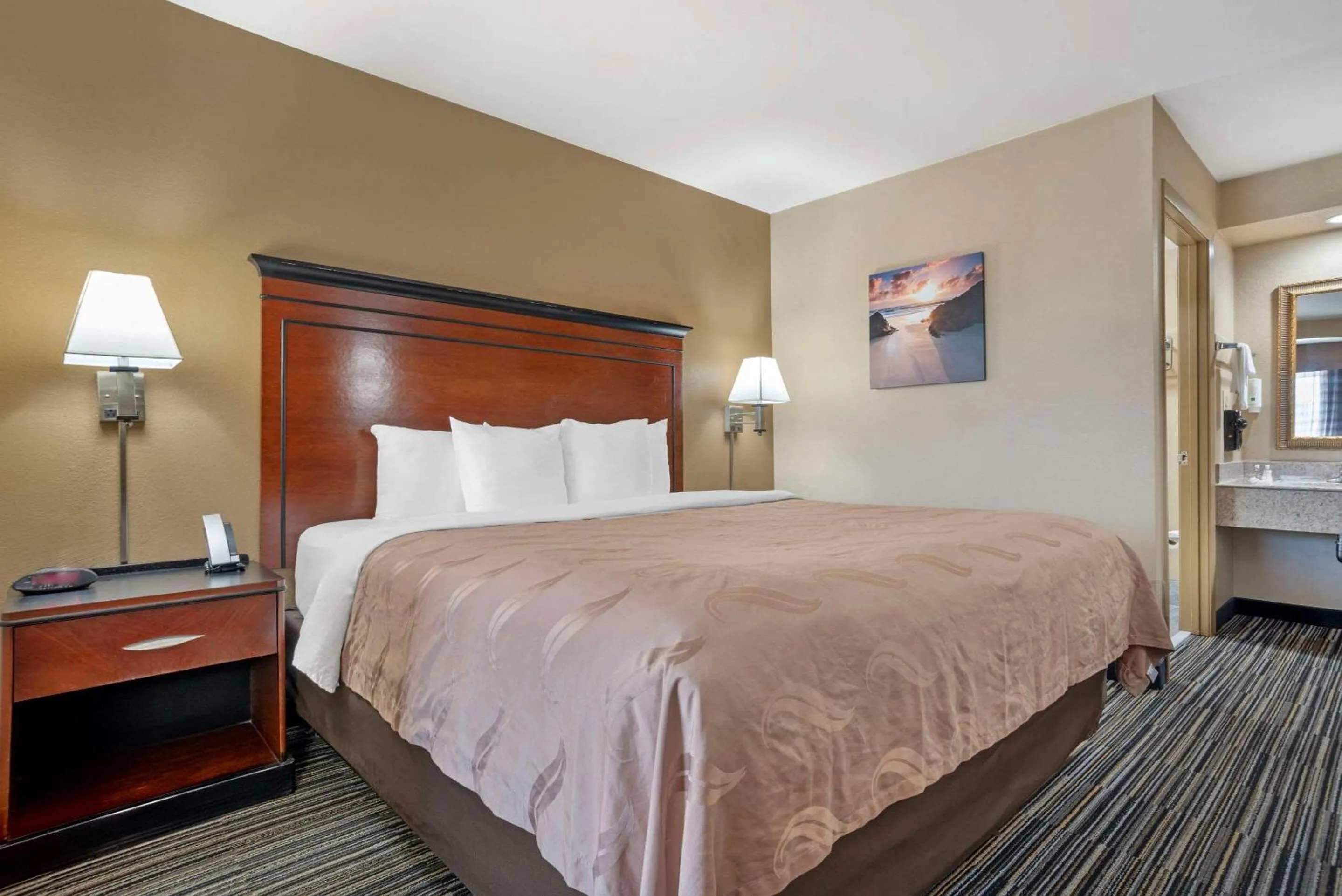 Bedroom, Bed in Quality Inn