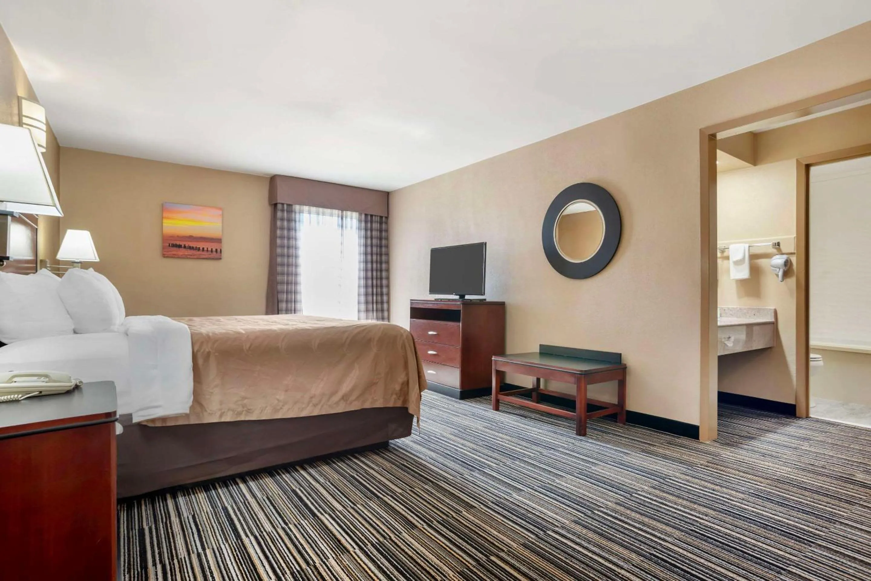 Bedroom, Bed in Quality Inn