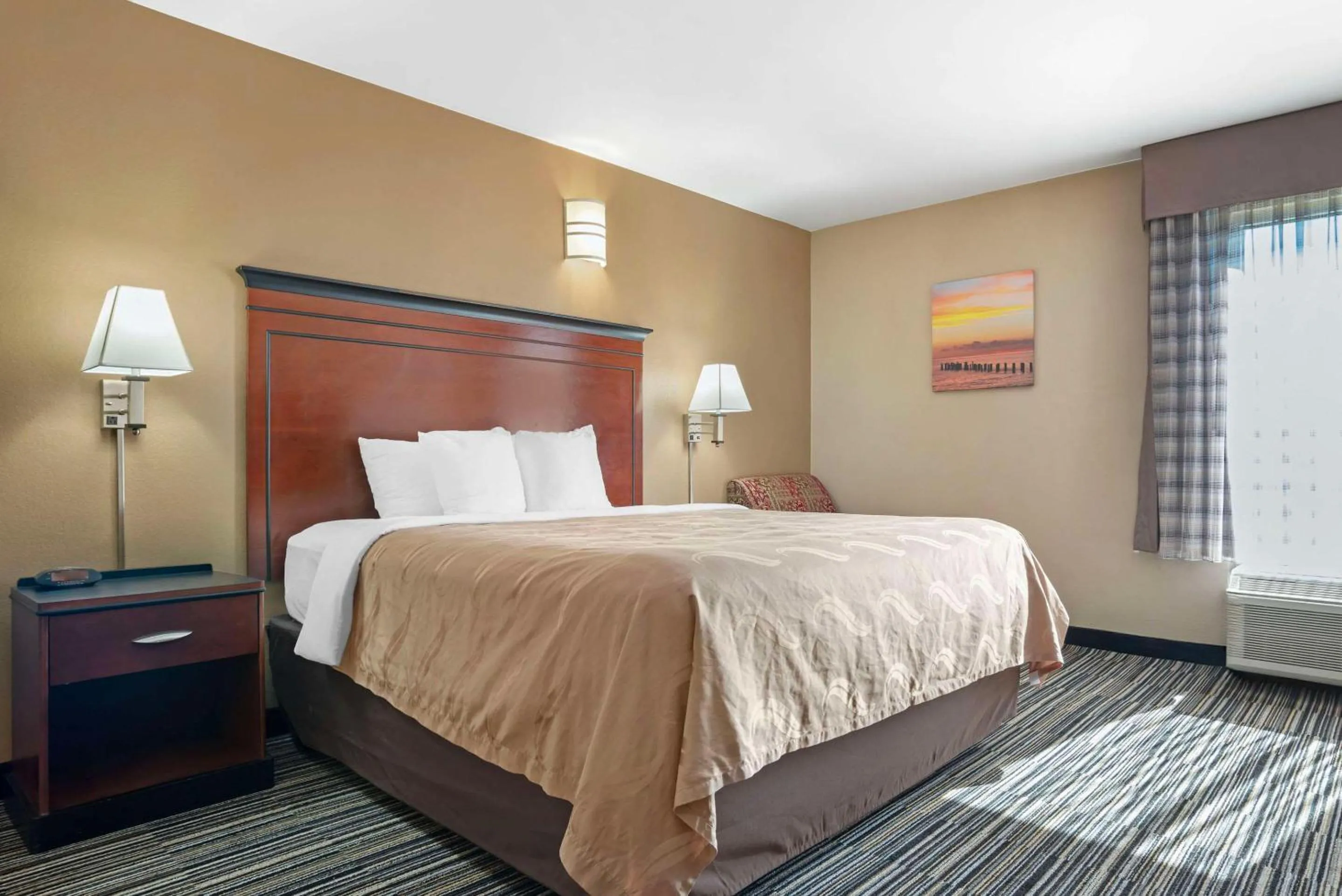 Bedroom, Bed in Quality Inn