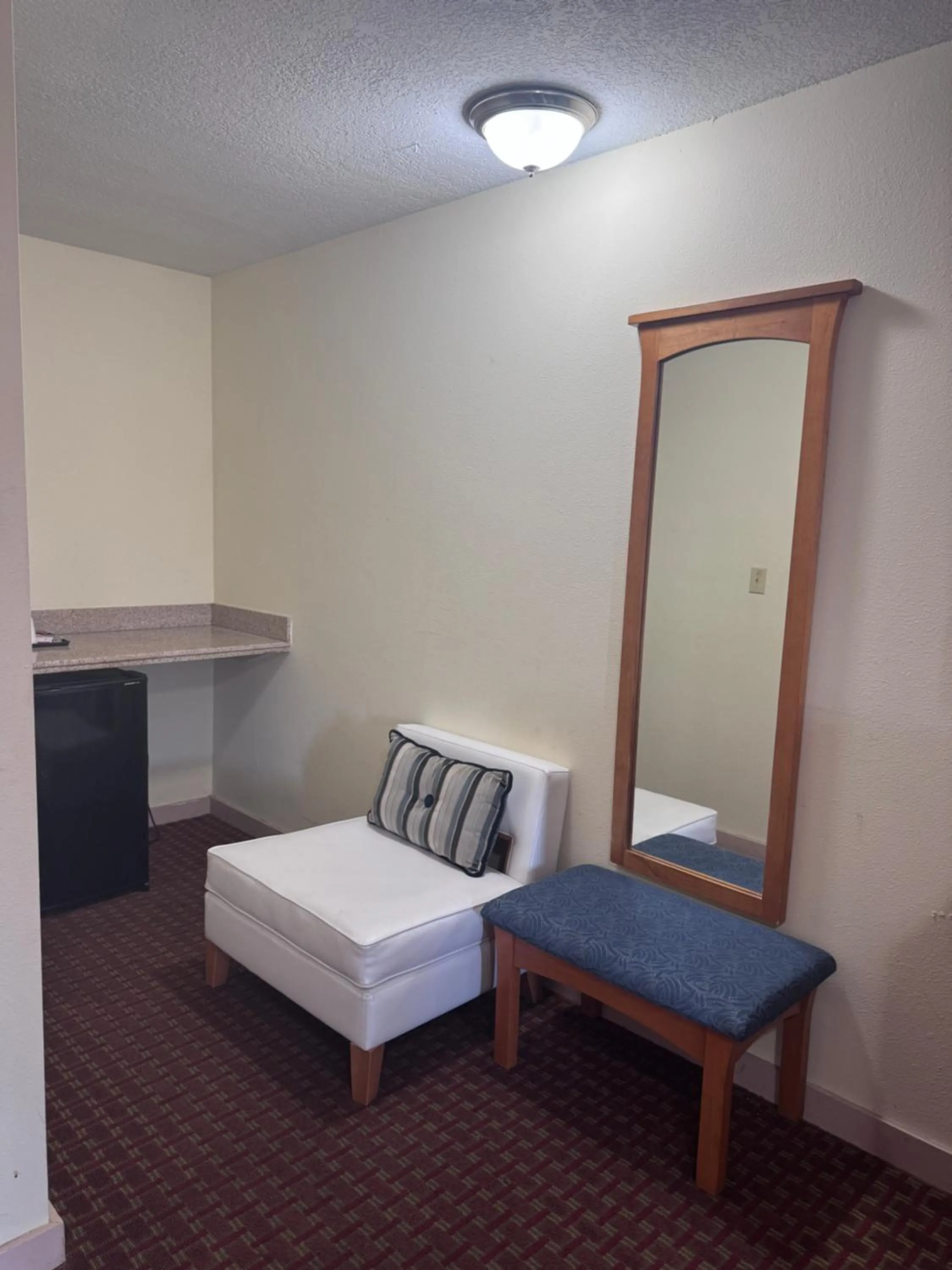 Bedroom, Bed in Twin Star Lodge