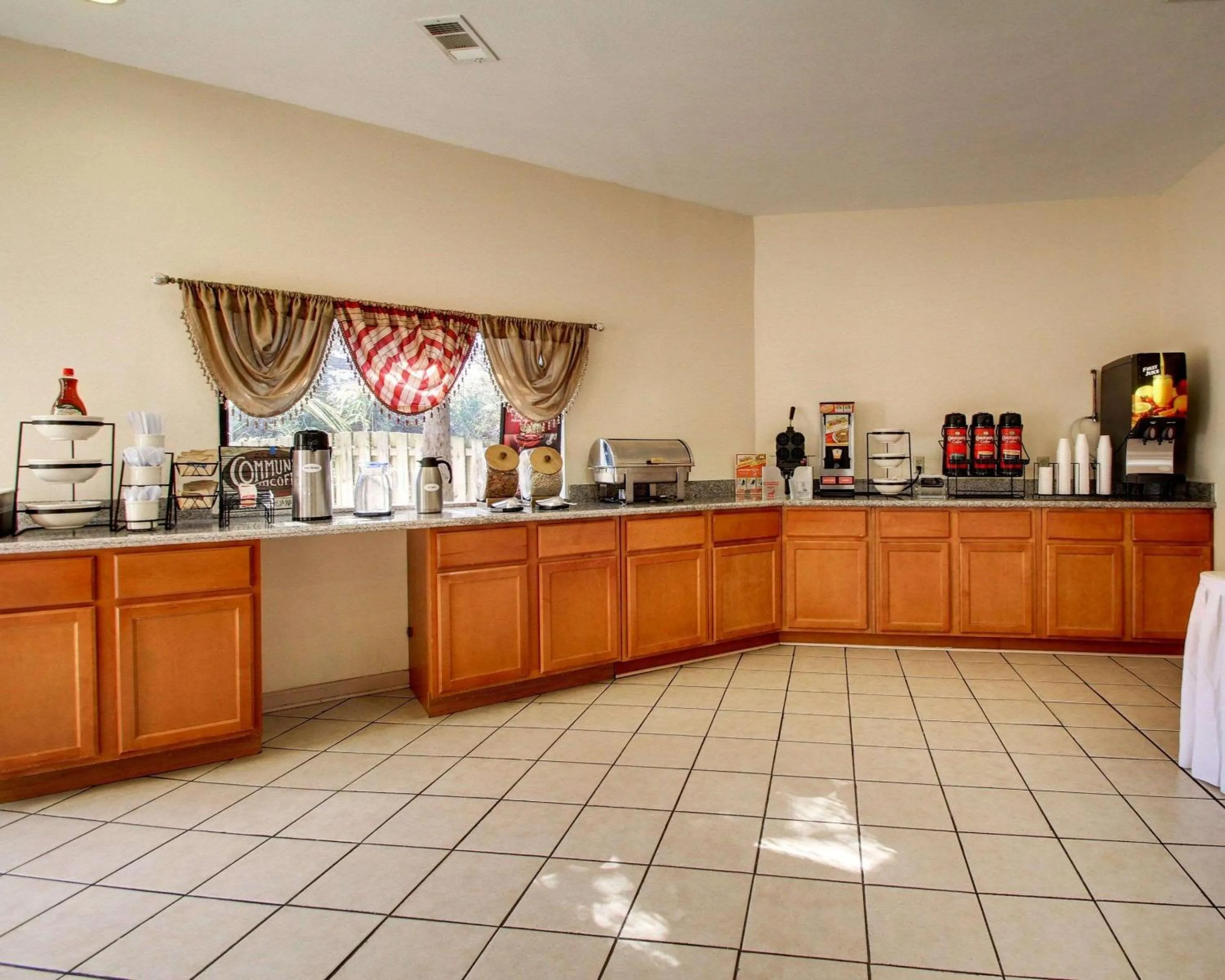 Restaurant/places to eat in Twin Star Lodge