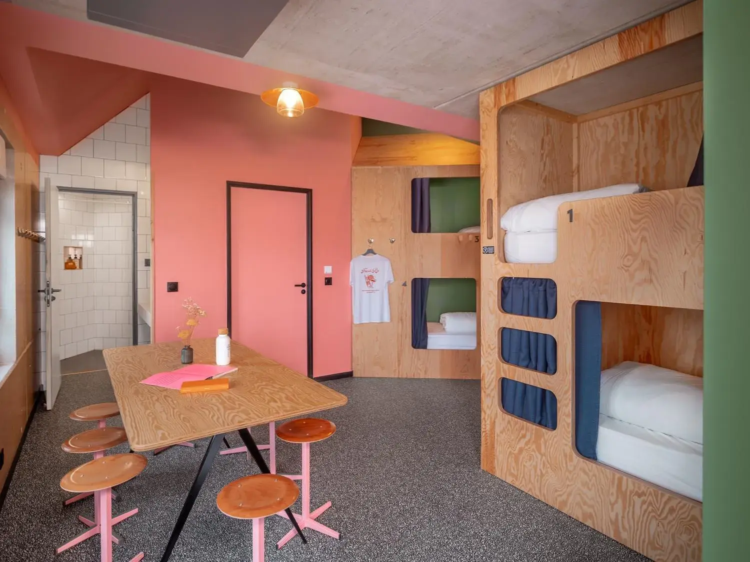 EkloDormitory with private bathroom (sleeps 6) in Eklo Hotels Bordeaux Centre Bastide EkloDormitory with private bathroom (sleeps 6) in Eklo Hotels Bordeaux Centre Bastide