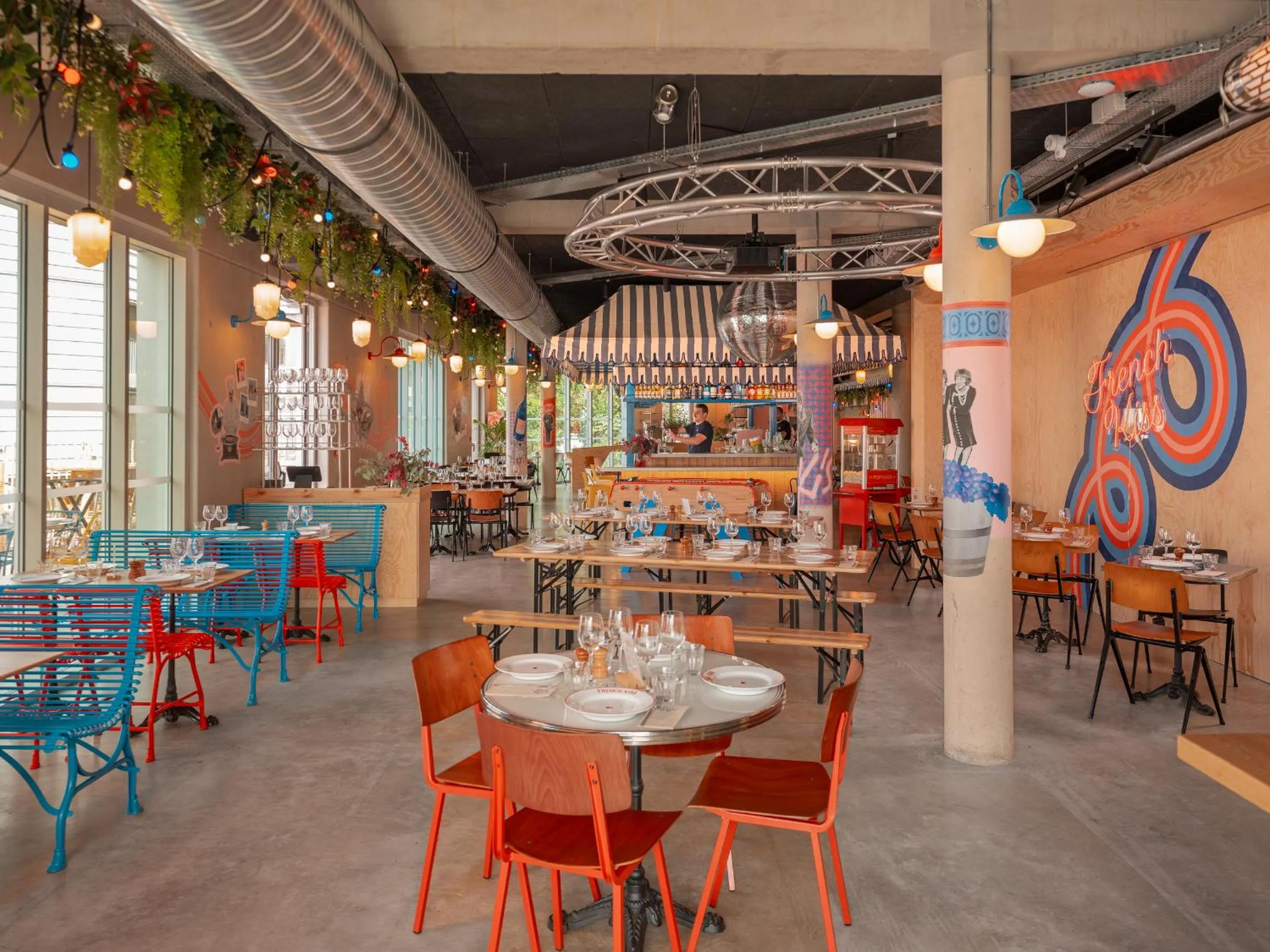 Restaurant/places to eat in Eklo Hotels Bordeaux Centre Bastide