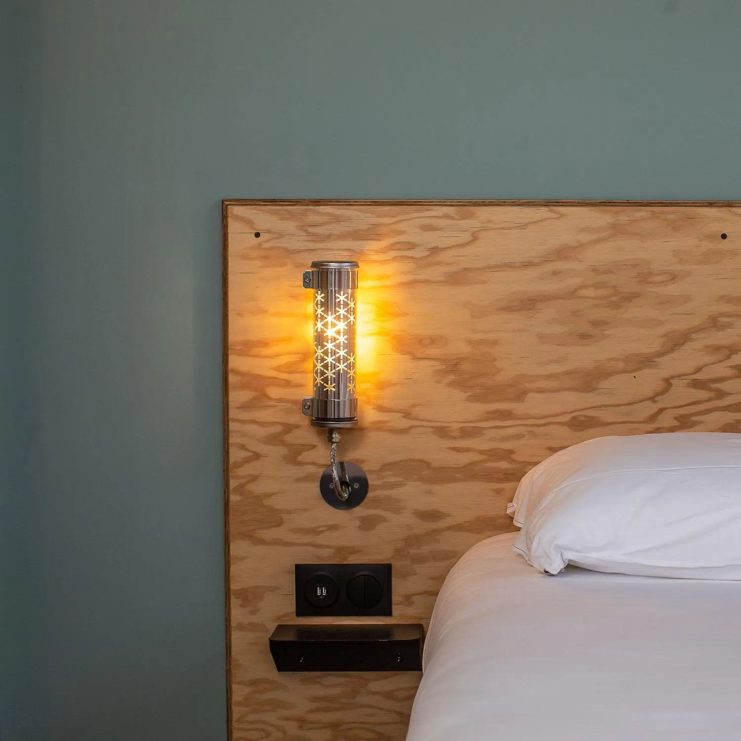 Decorative detail, Bed in Eklo Hotels Bordeaux Centre Bastide