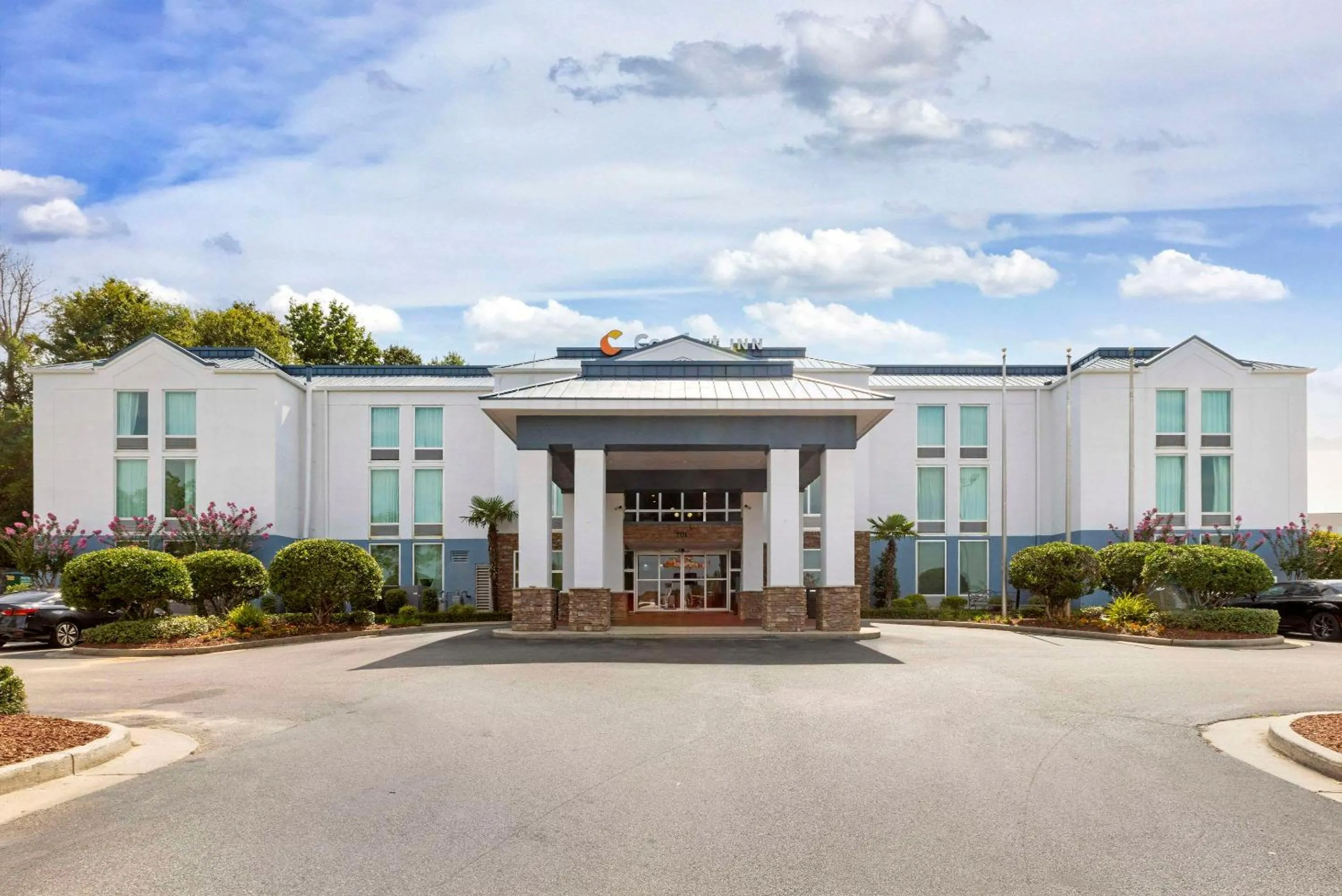 Property building in Comfort Inn Meridian - Bonita Lakes