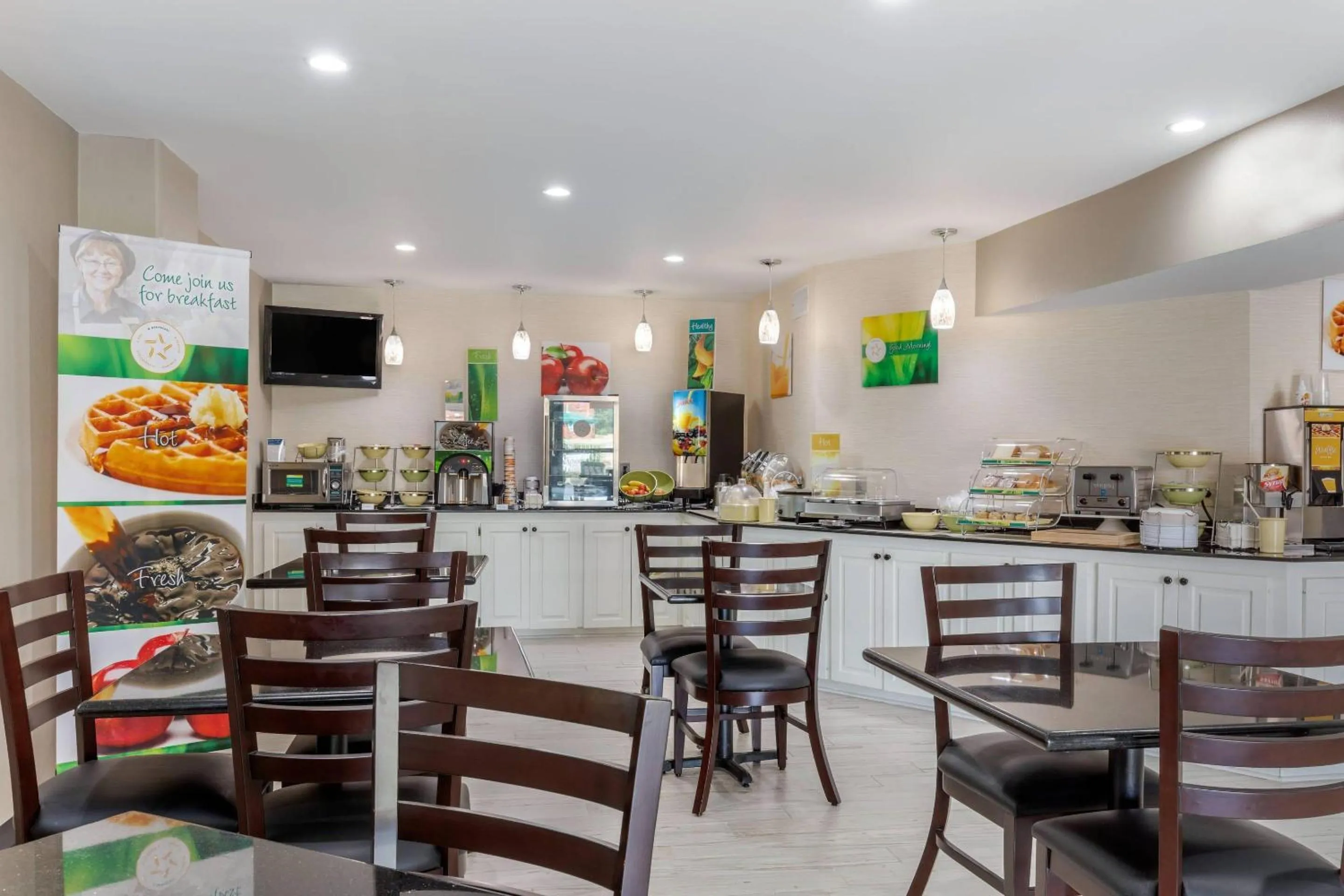 Breakfast in Quality Inn McComb