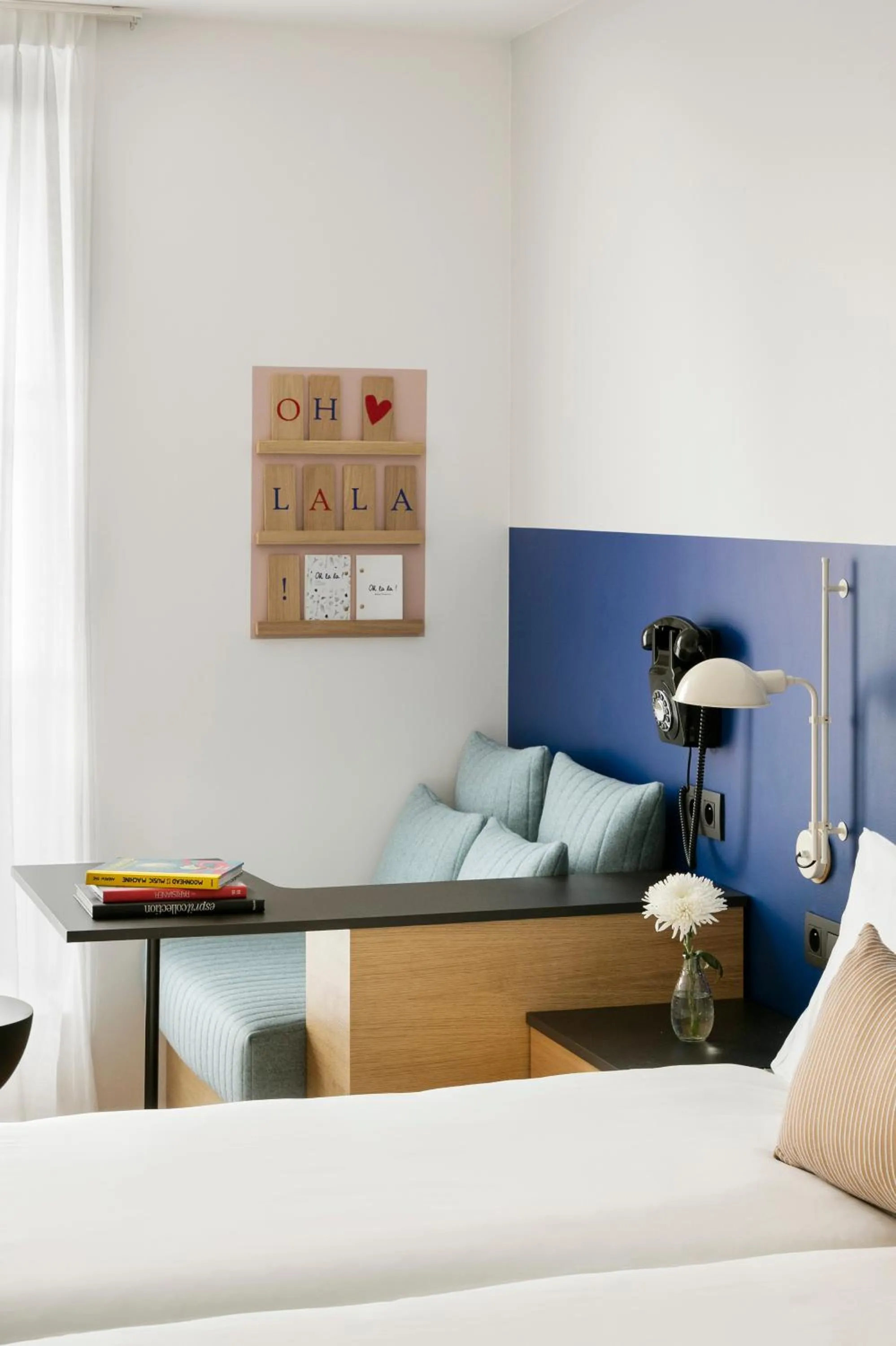 Bedroom, Bed in Oh la la ! Hotel Bar Paris Bastille