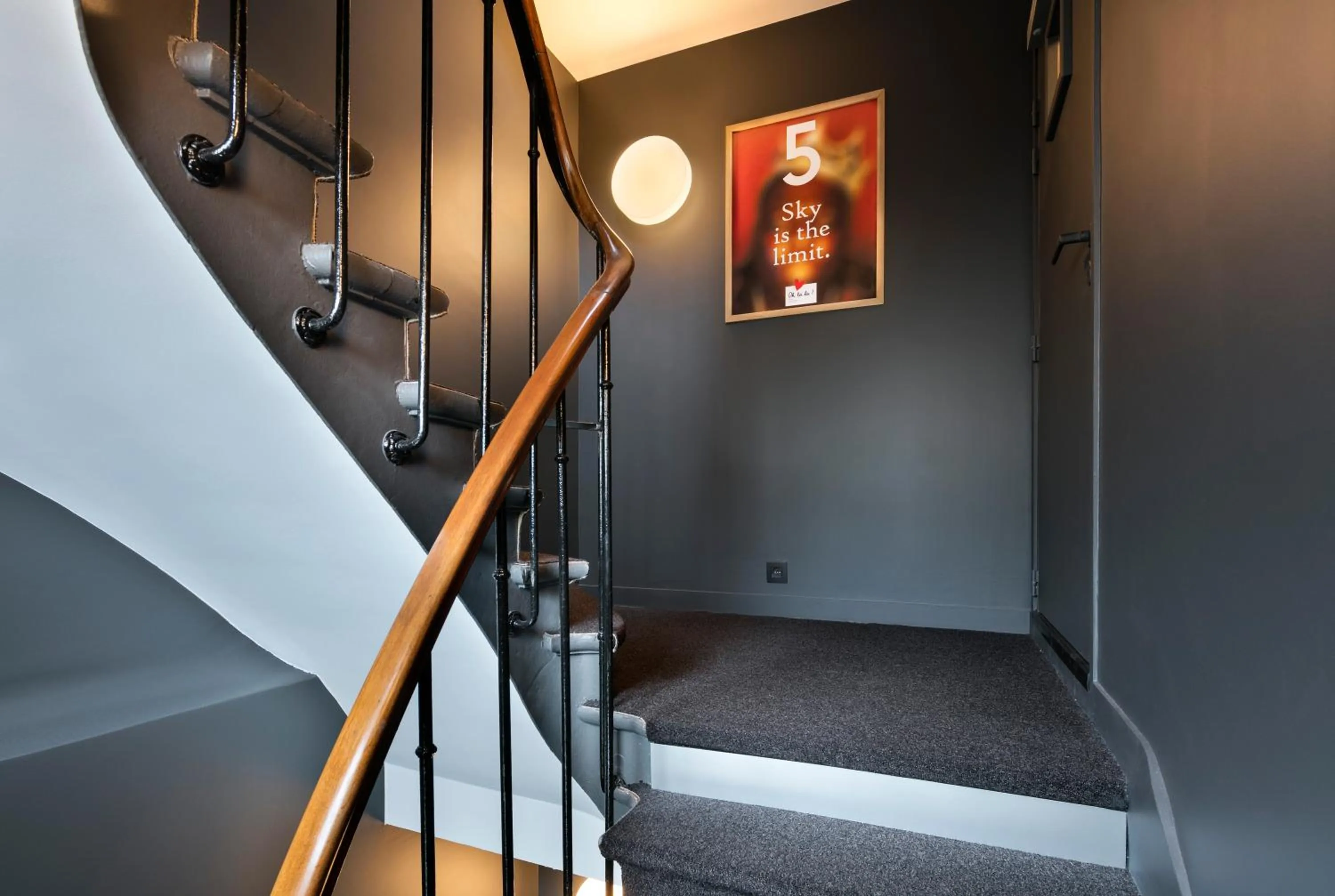 acessibility in Oh la la ! Hotel Bar Paris Bastille