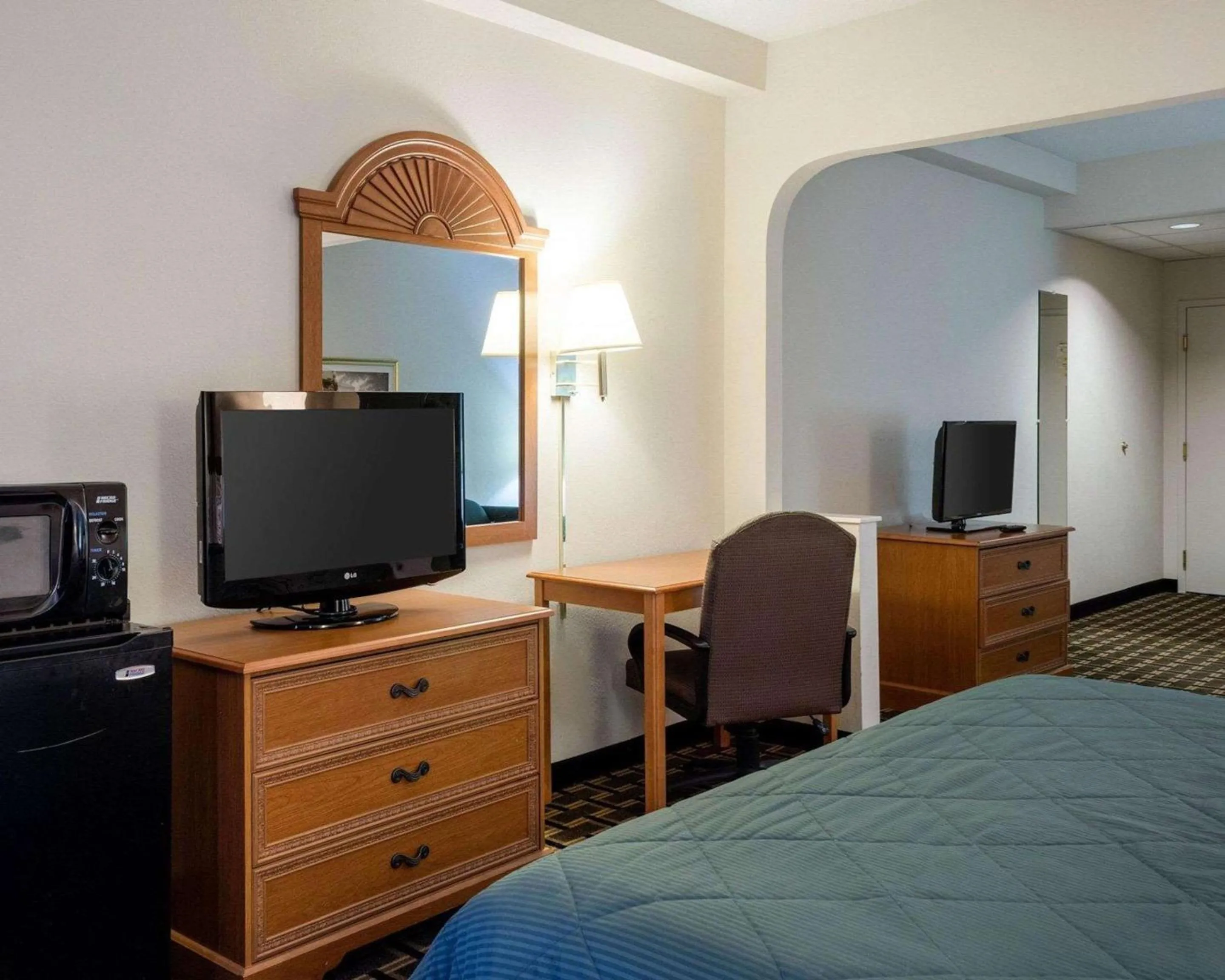 Photo of the whole room, Bed in Quality Inn Magee