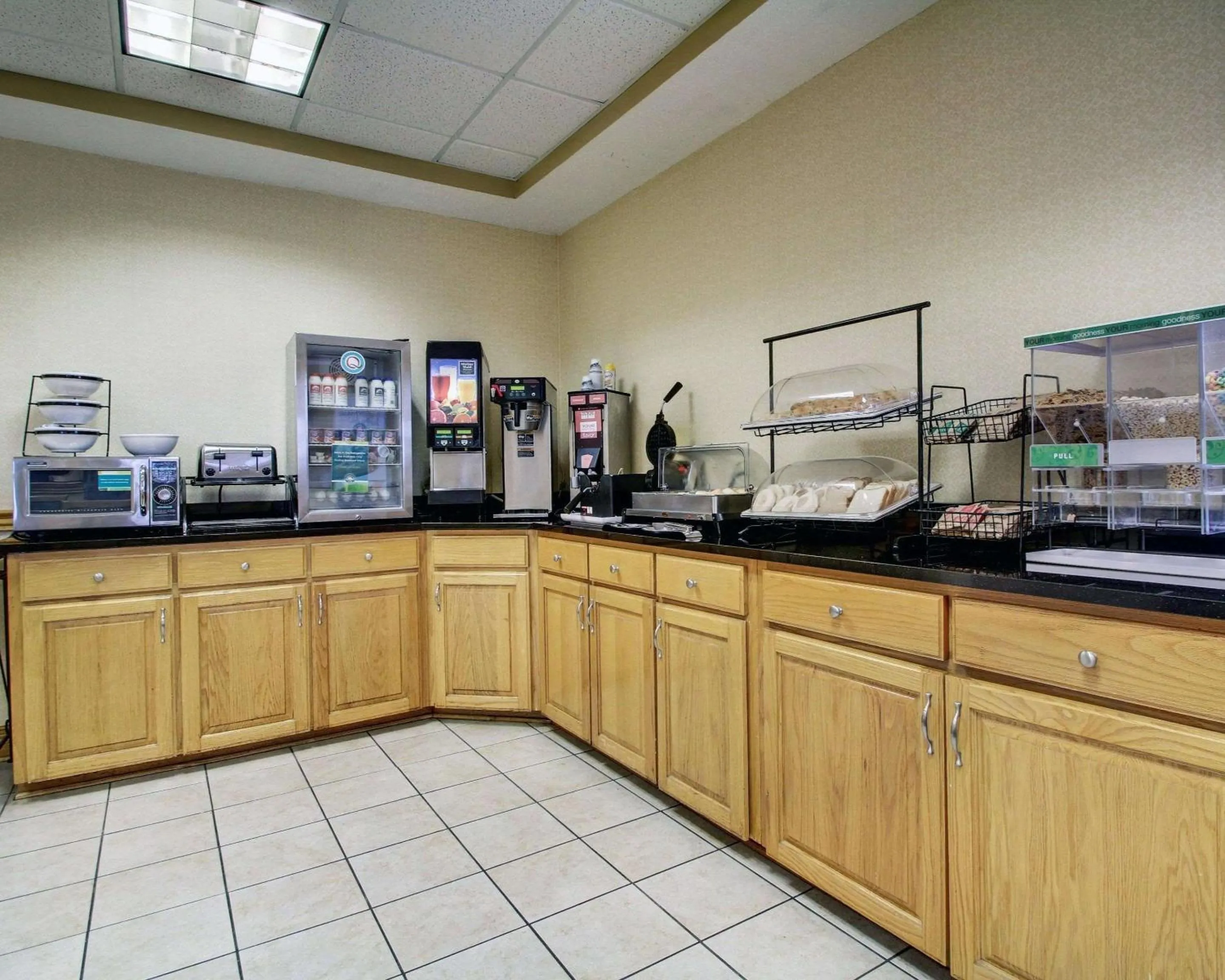 Restaurant/places to eat in Columbia Inn & Suites