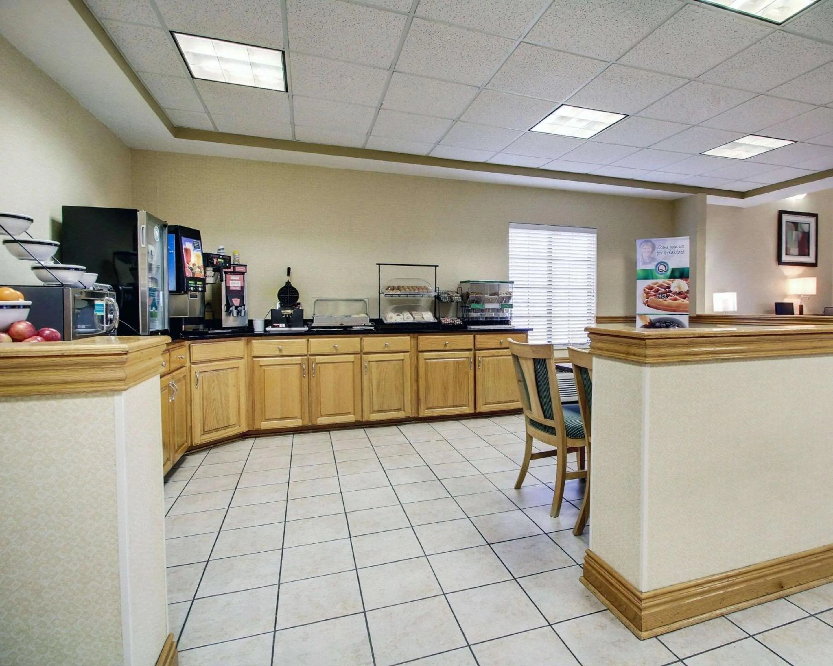Restaurant/places to eat in Columbia Inn & Suites